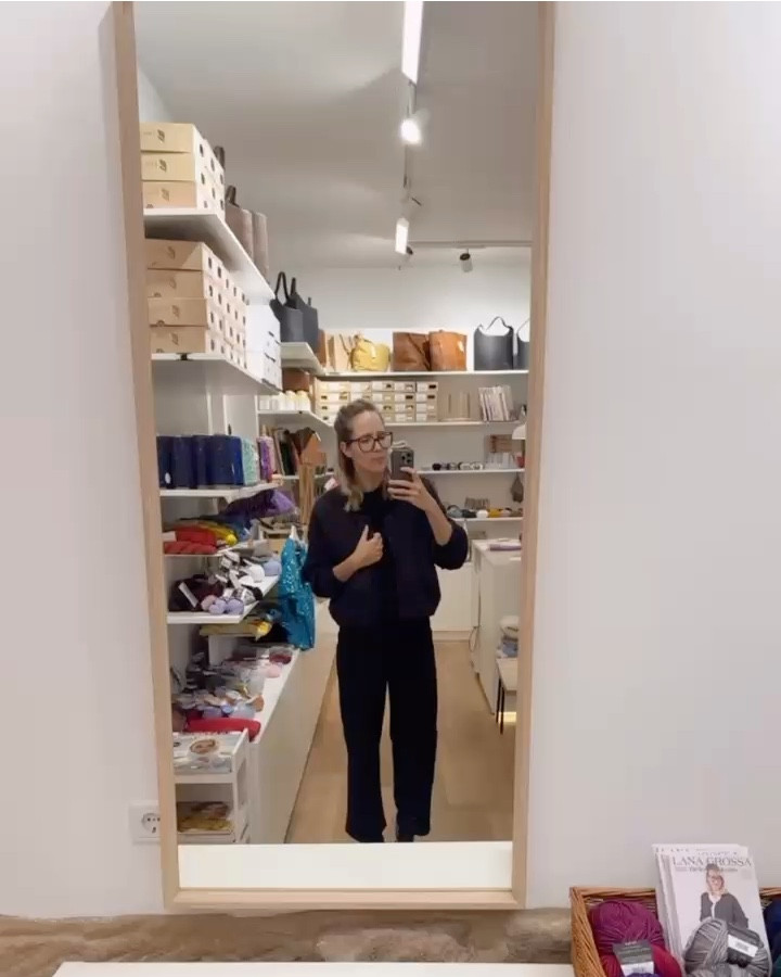 Sportlicher Look in unserem #quickysweater aus vintage chunky 🖤🖤🖤 

#LTKautumn #LTKstyletip #LTKwinter