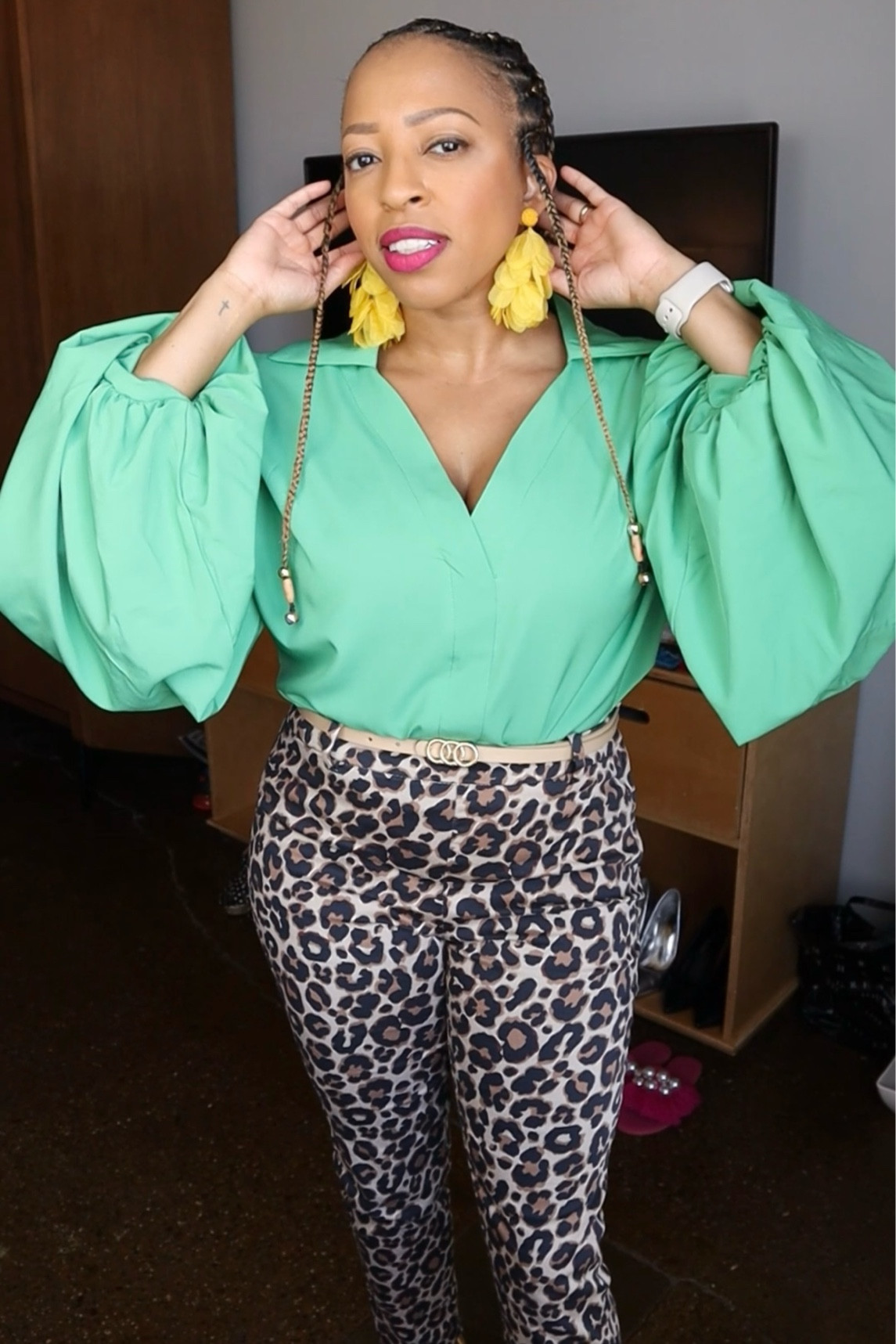 Green lantern sleeve top


#LTKStyleTip #LTKFindsUnder50