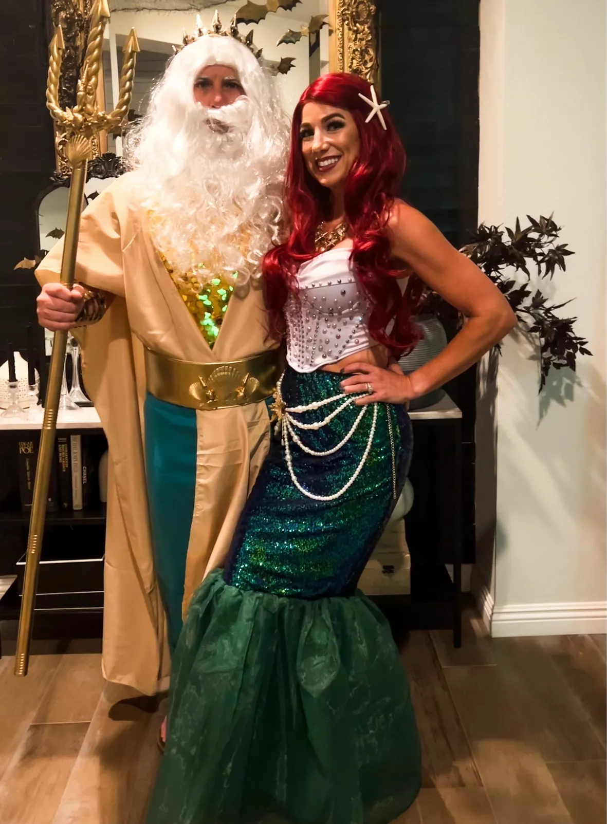 Tritón y Ariel  Mermaid halloween costumes, Halloween outfits, Little  mermaid costumes