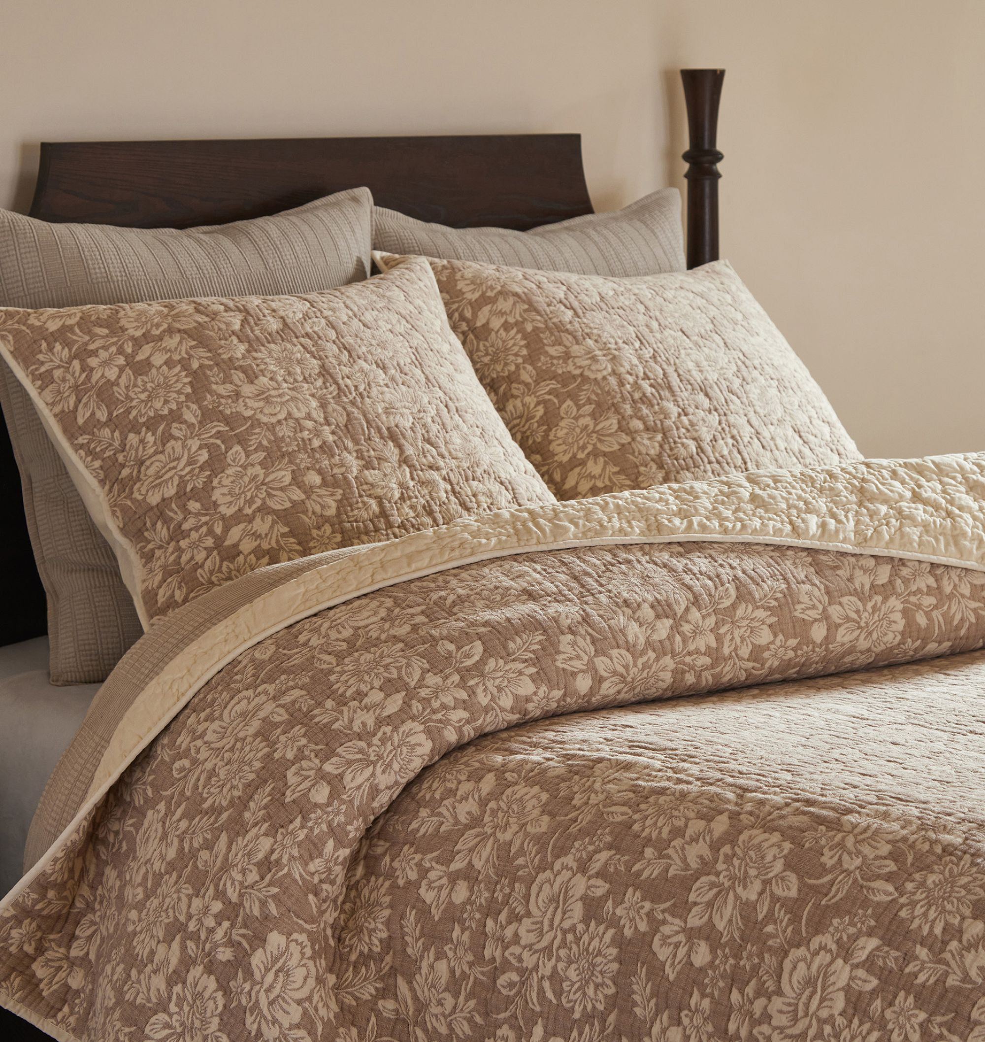 Maggie Floral Jacquard Quilt KingCal King | Rejuvenation