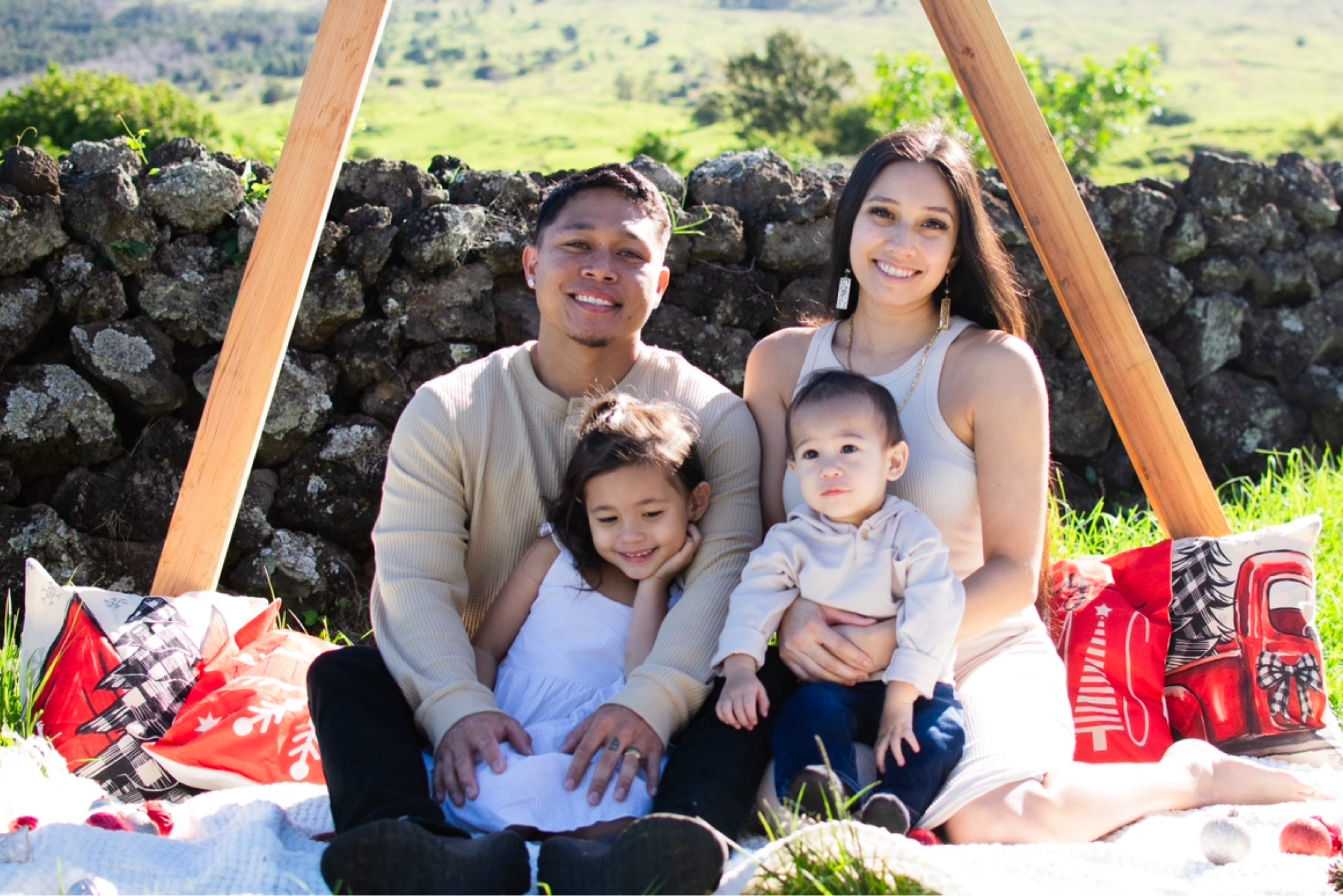 Family outfits nude/beigee

#LTKstyletip #LTKfamily #LTKSeasonal