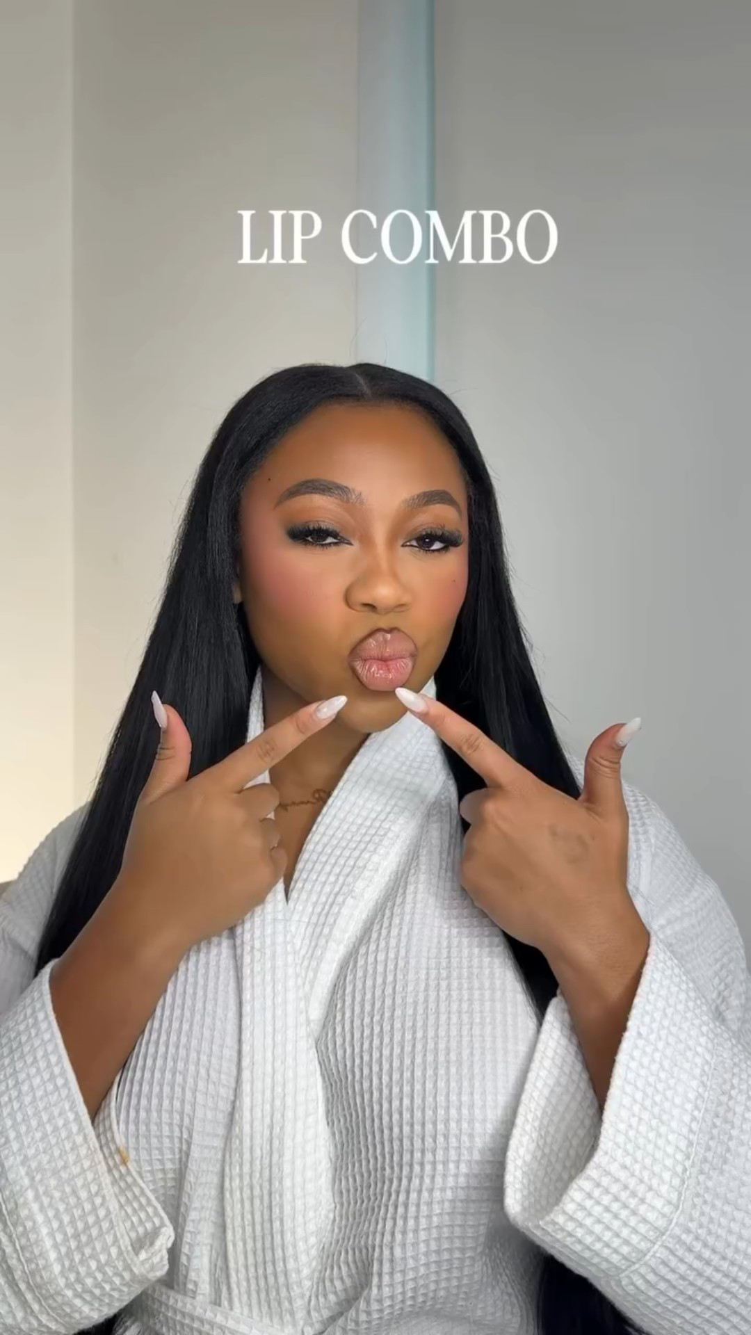 The perfect nude lip combo🫶🏽

Liner @makeupforever “limitless brown” 
& @onesize “rent due”
Lipstick @anastasiabeverlyhills “haze”
Lip gloss @lancomeofficial juicy tube “original “

#beautyreels #makeuptutorials #lipcombo #lipcombotutorial #makeup #grwmreel