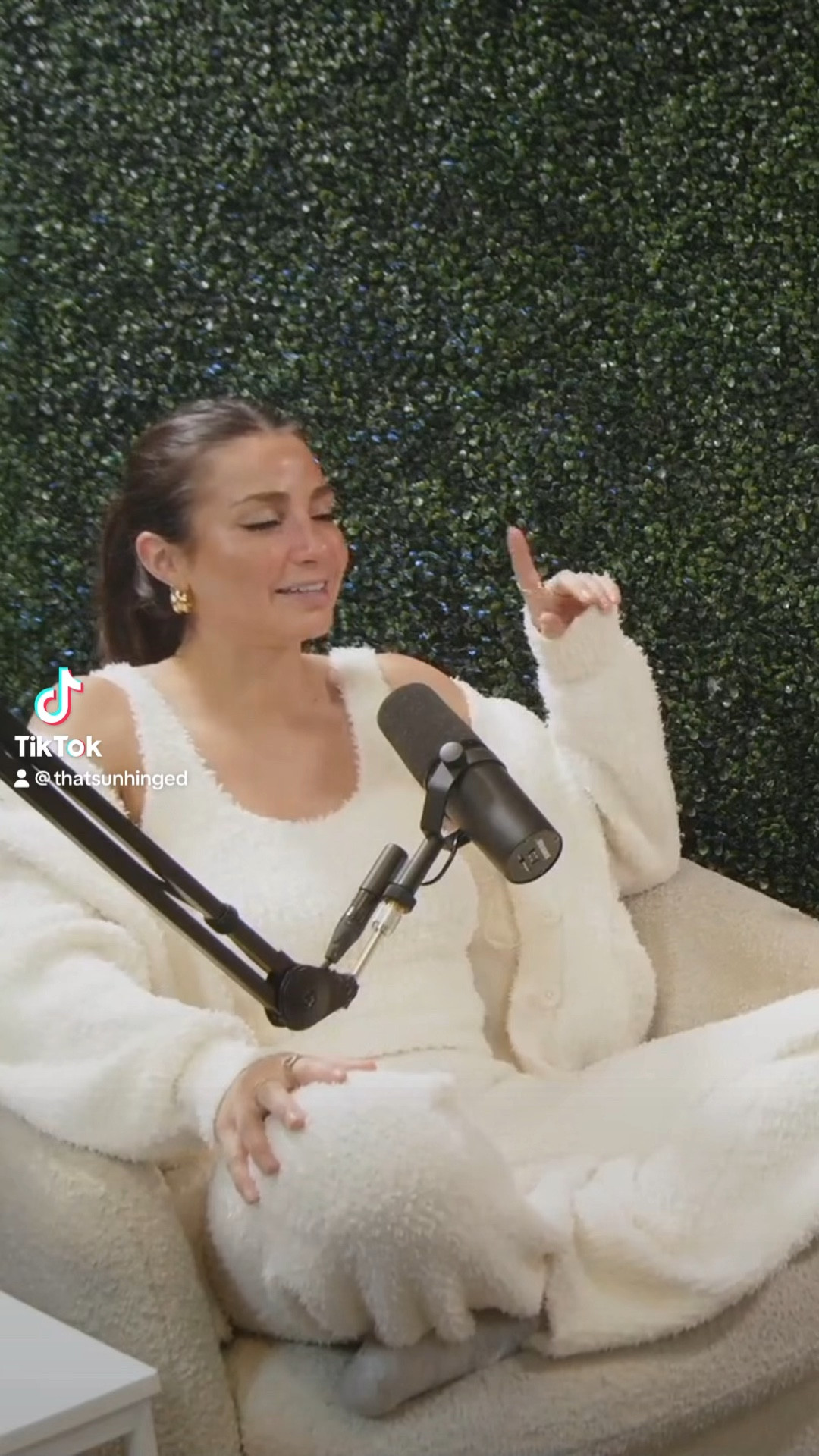 Comfiest set I’ve ever worn. Definitely a good skims dupe

#LTKfindsunder100 #LTKtravel #LTKSpringSale