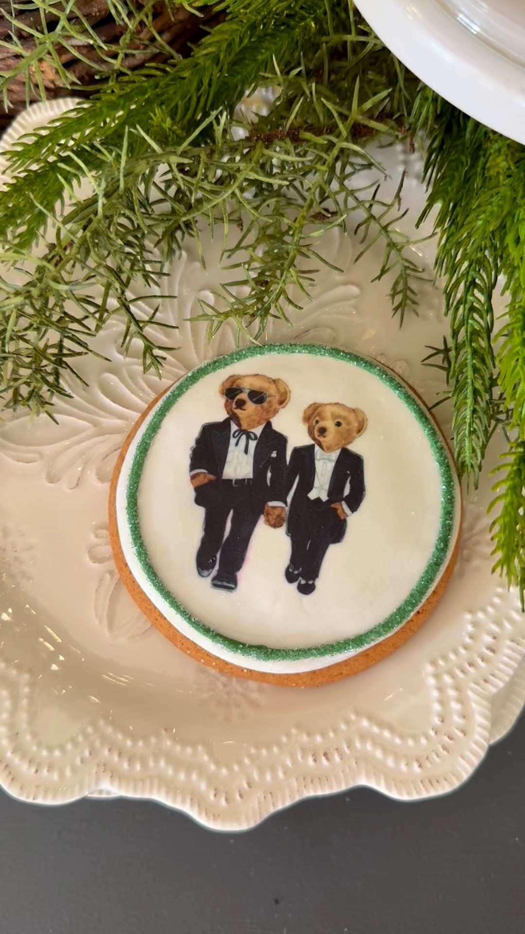 @ralphlauren was giving out the coolest cookies in their store this weekend. 😍

#LTKHome #LTKSeasonal #LTKHoliday