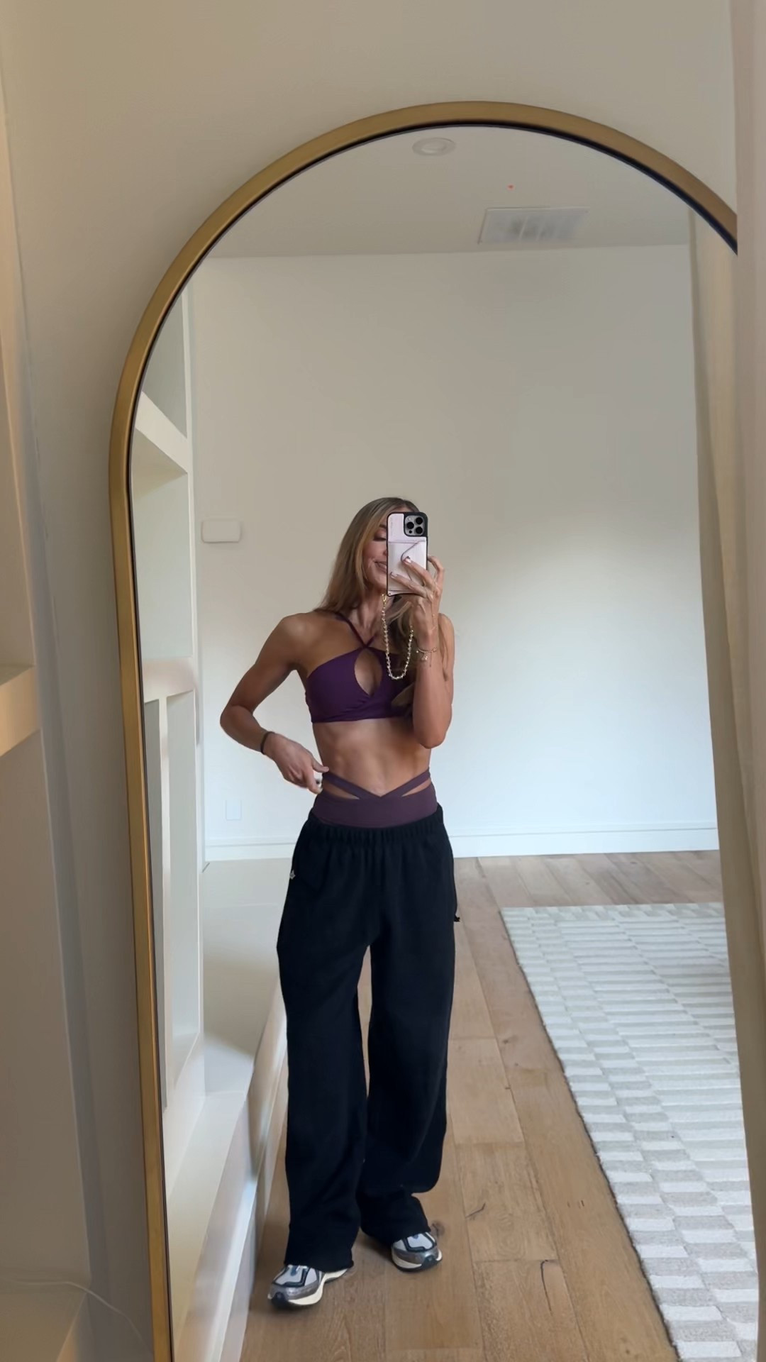 Full look for you babes here! 

These black pants are available on boyslieofficial.com. It just won’t let me link them.