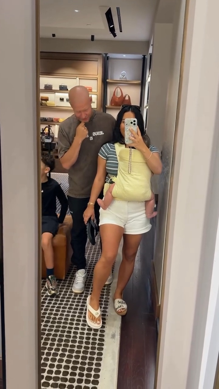 The comfiest and cutest sandals for the spring/summer!! @coach selling out quick for a good reason🤭 White, black or denim?! 

Comment “shop” to get the link sent to your DM💕

#coach #sandals #spring #springshoes #summer spring shopping, mom vlog, ditl, shopping vlog