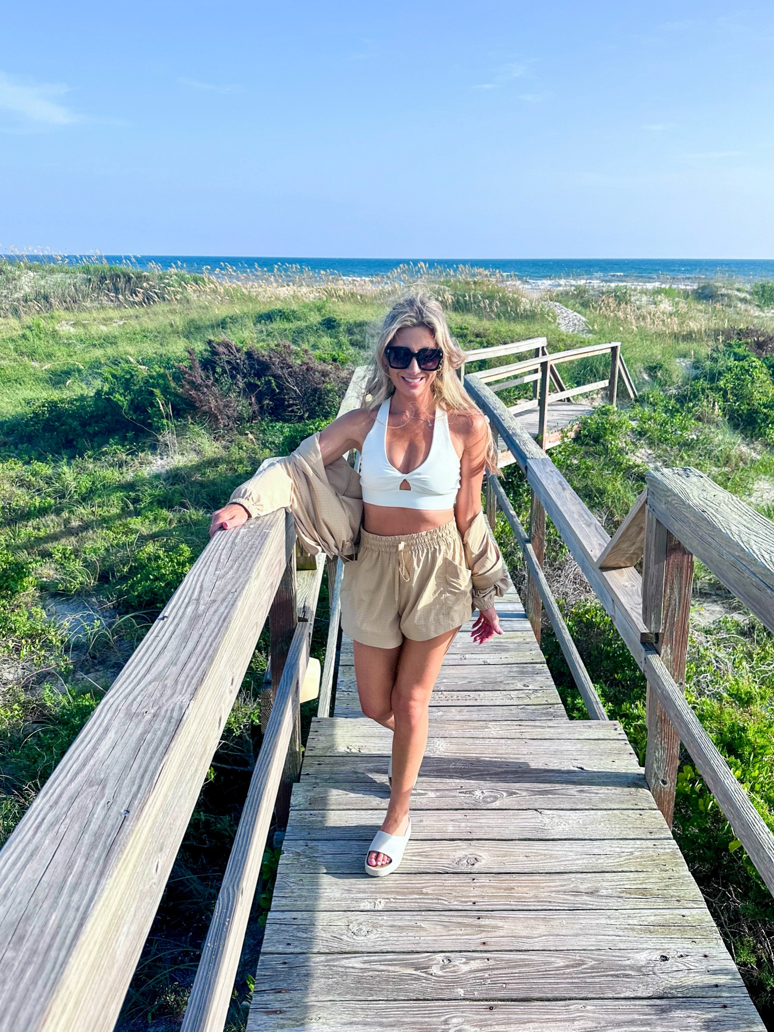 August Fabletics fit 🌻

this new cargo jacket is my favorite  🤎

#LTKActive #LTKTravel #LTKFitness