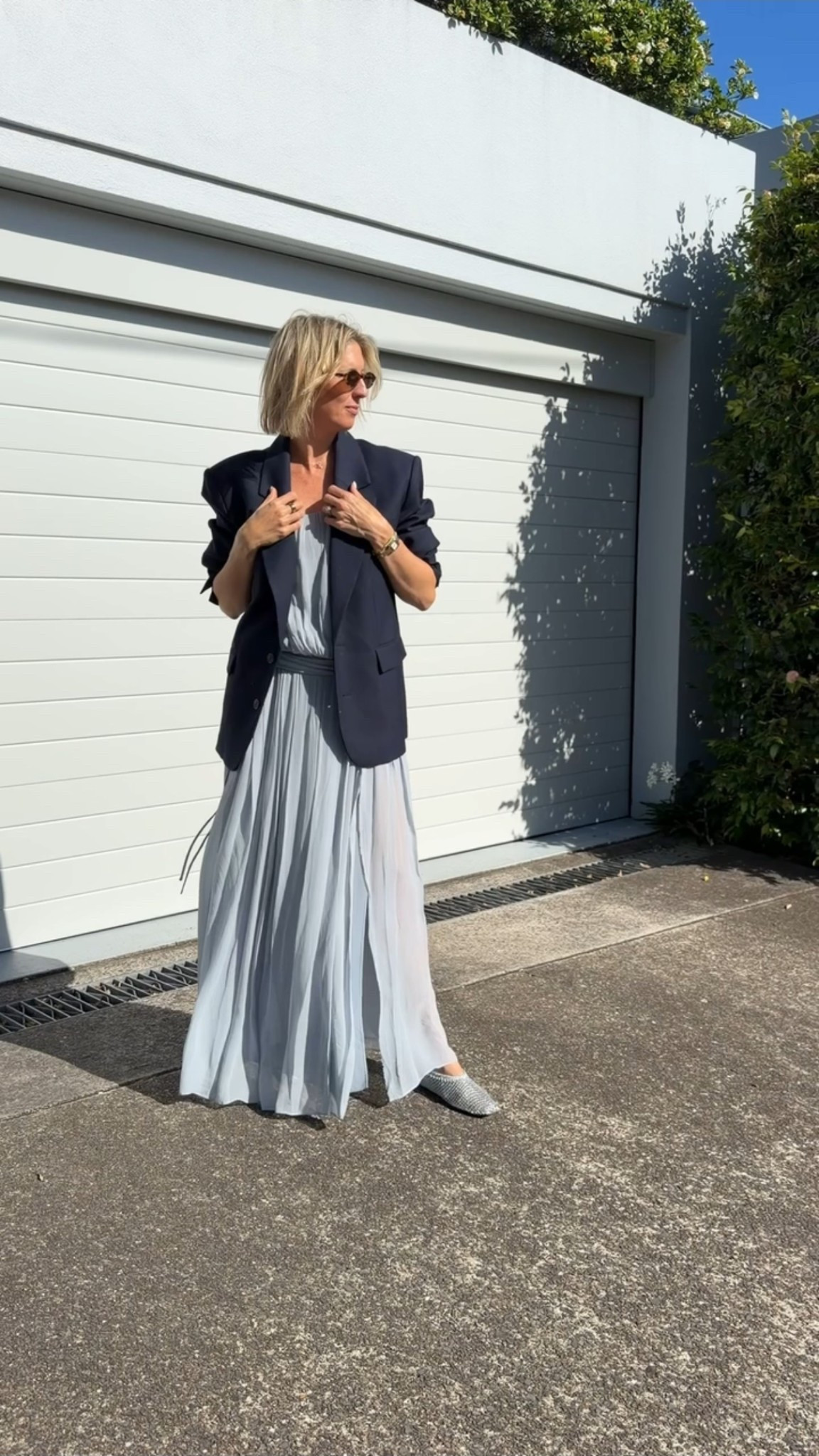 LAYERING… That’s Autumn! Here’s some tips:
➖ Add a jacket over summer dresses, linen sets, cotton tops 
➖ Jacket could be a bomber, blazer, denim jacket, or trench coat.
➖ Style with closed toe shoes - sneakers, ballet flats, loafers…

#AutumnFashion #AutumnOutfit #StyleTips #StylingTips #StreetStyle


#LTKautumn #LTKaustralia #LTKdresses