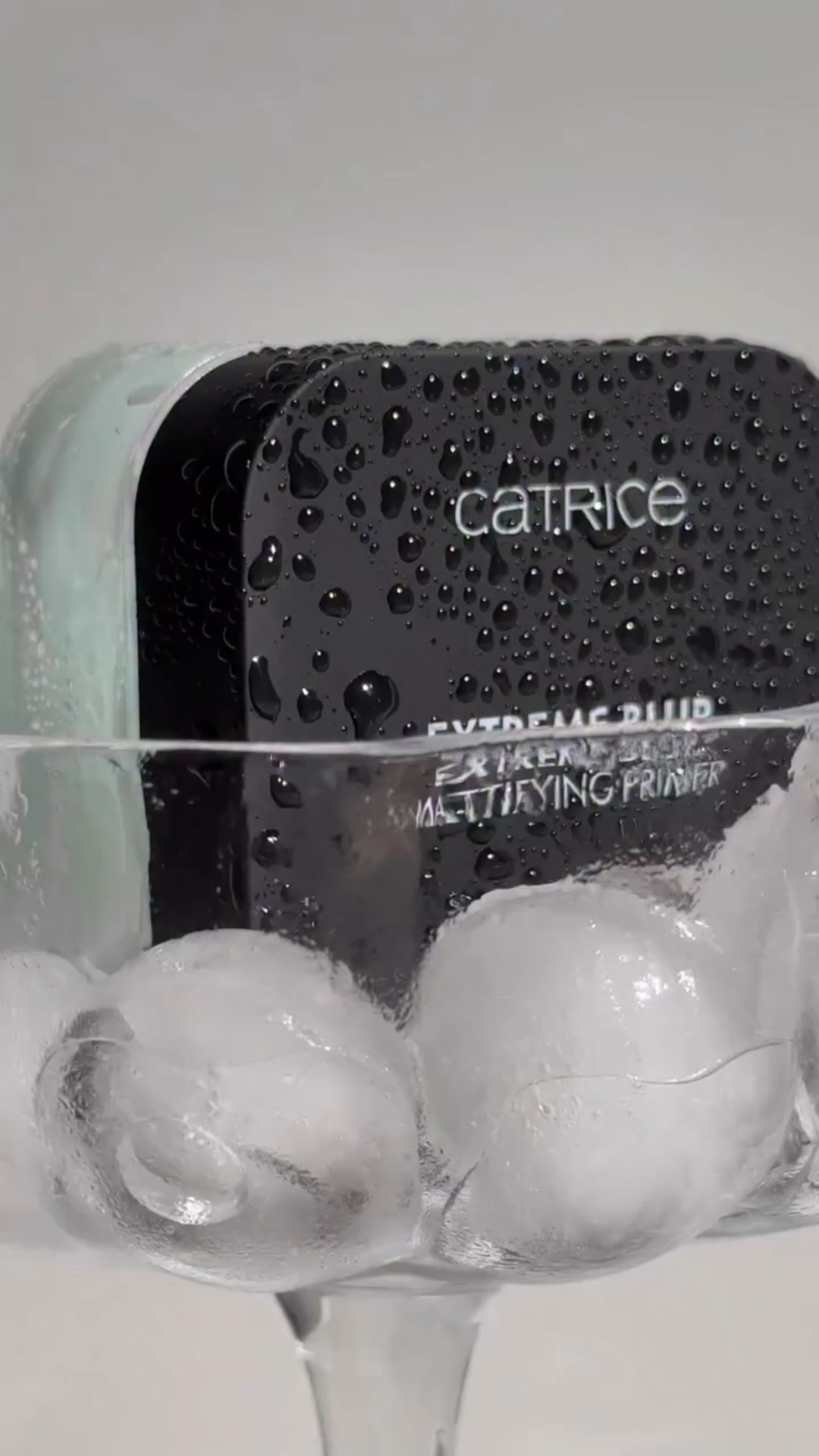 #Ad Soft blur, matte finish, zero heaviness 🩵
Skin looks smooth, refined, and perfectly prepped — without feeling dry or heavy.

A simple step that makes makeup sit better and last longer ✨

@catrice.cosmetics @catrice.us @fromthelobby 
#catricecosmetics #mattifyingprimer #makeupprep #reelsbeauty
