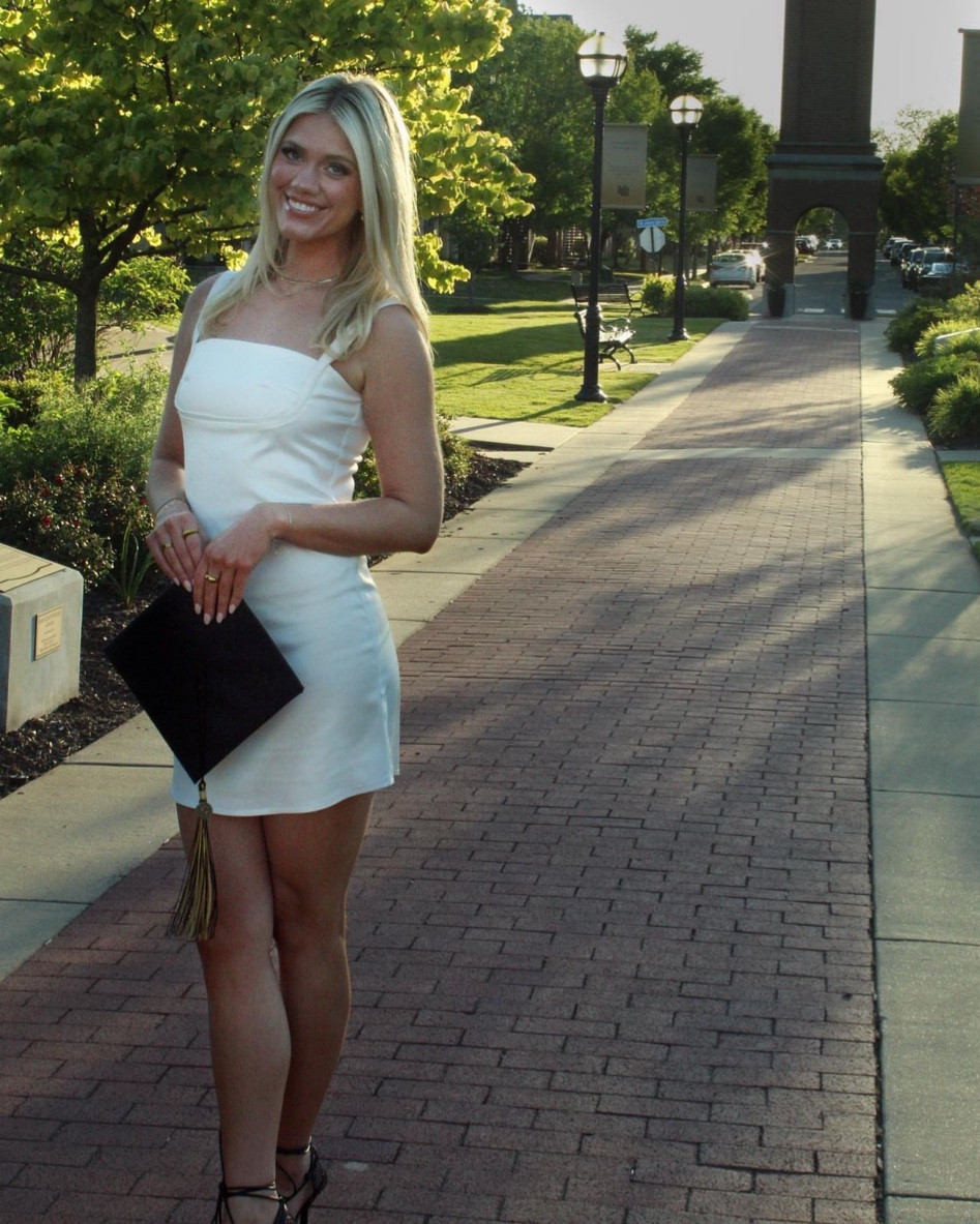 green emerald velvet dress Amazon.com: Ellakoko White Graduation Dresses for Women 2025 Spring Sexy  Bodycon Ruched Sleeveless Formal Cocktail Party Short Prom Dresses for  Teens Sleeveless White XS : Clothing, Shoes & Jewelry