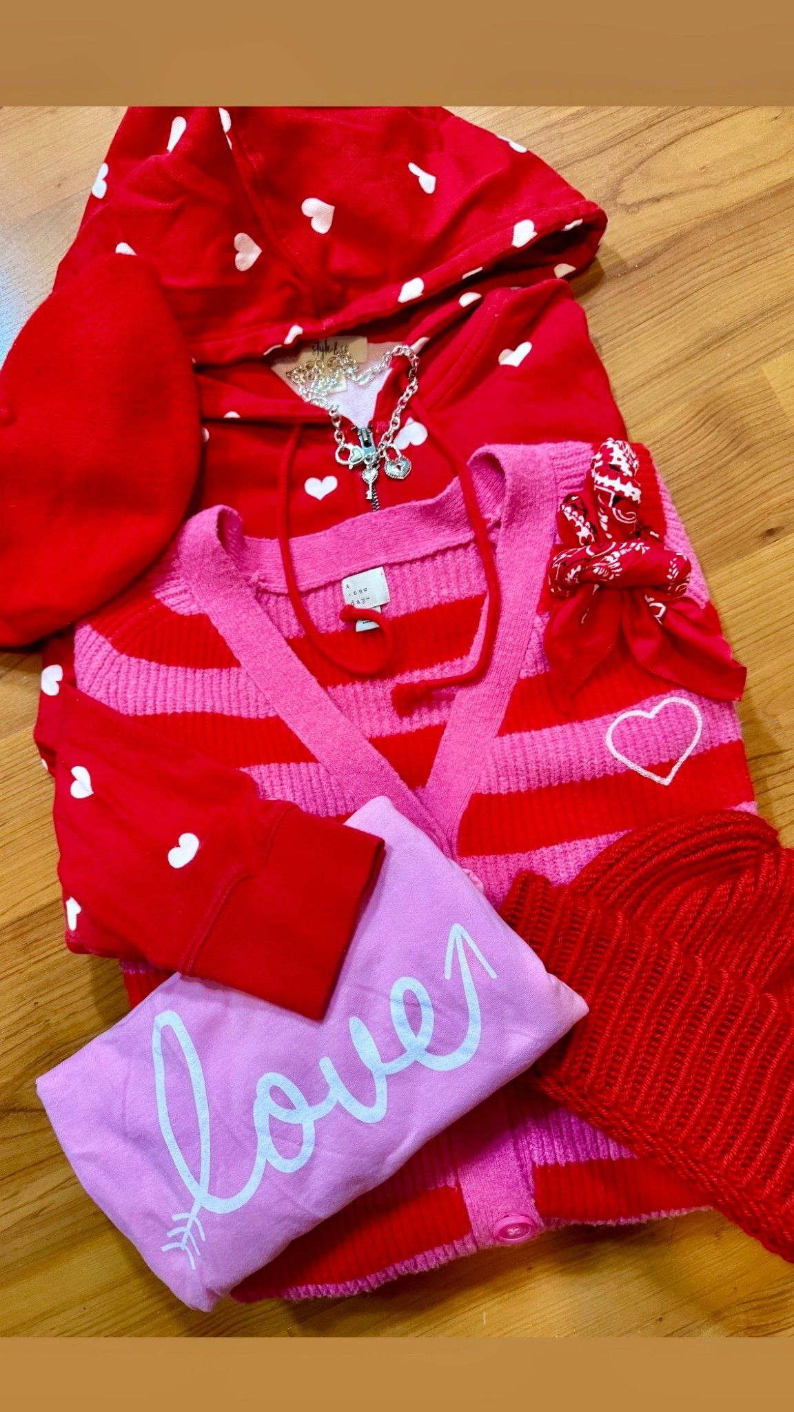 Love you from my head 
to-ma-toes! 🍅 
#galentine #valentinesday #hearts 
pink
red

#LTKSeasonal #LTKFindsUnder50