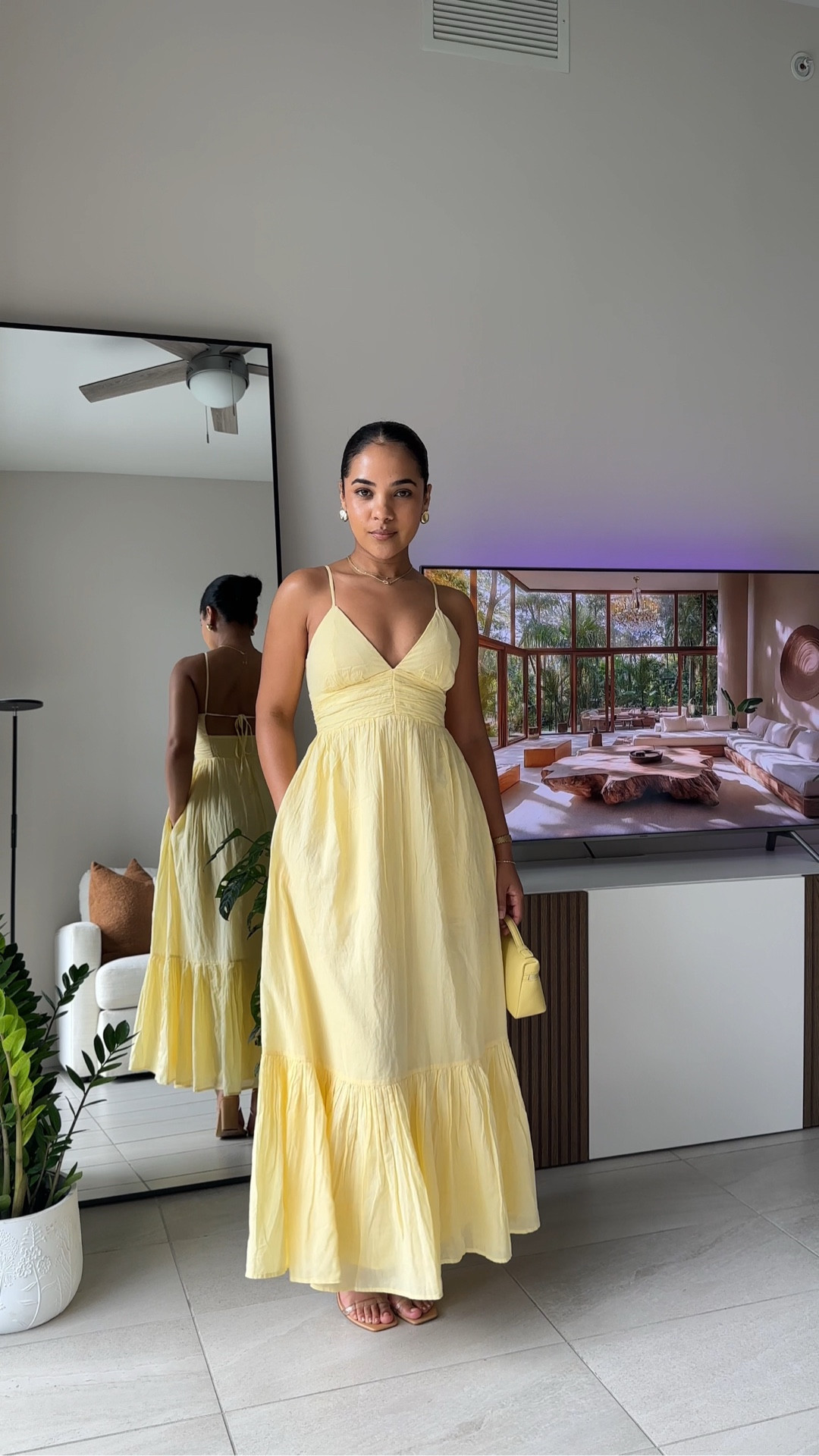 #abercrombiepartner @abercrombie
wearing size xxs in yellow dress, 25 in pants, 26 in jeans and xs in everything else 