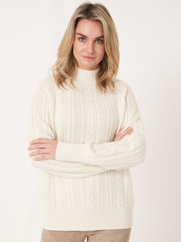 Cable knit cashmere sweater with raglan sleeves | Repeat Cashmere NL