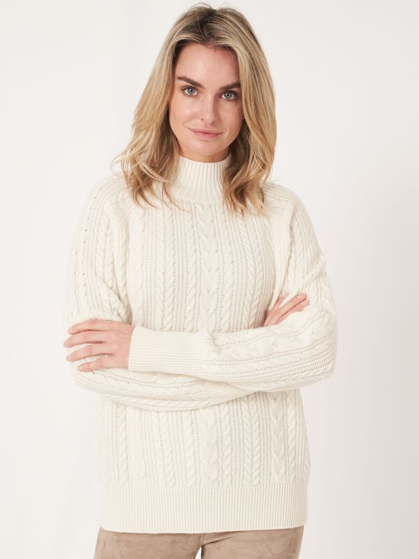 Cable knit cashmere sweater with raglan sleeves | Repeat Cashmere NL