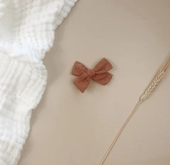 Petite Pinwheel Bow | baby bows | linen bows | toddler bows | schoolgirl bows | baby headbands | Etsy (US)