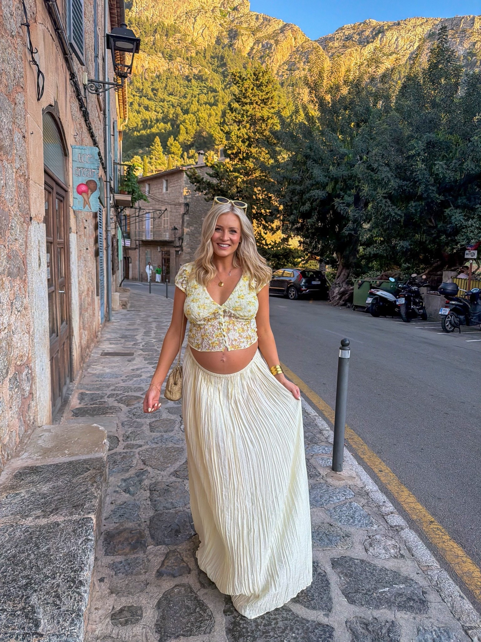 Let the babymoon commence 🌙

Holiday outfit, euro summer, bump friendly outfit, pregnancy outfit

#LTKuk #LTKsummer #LTKmaternity