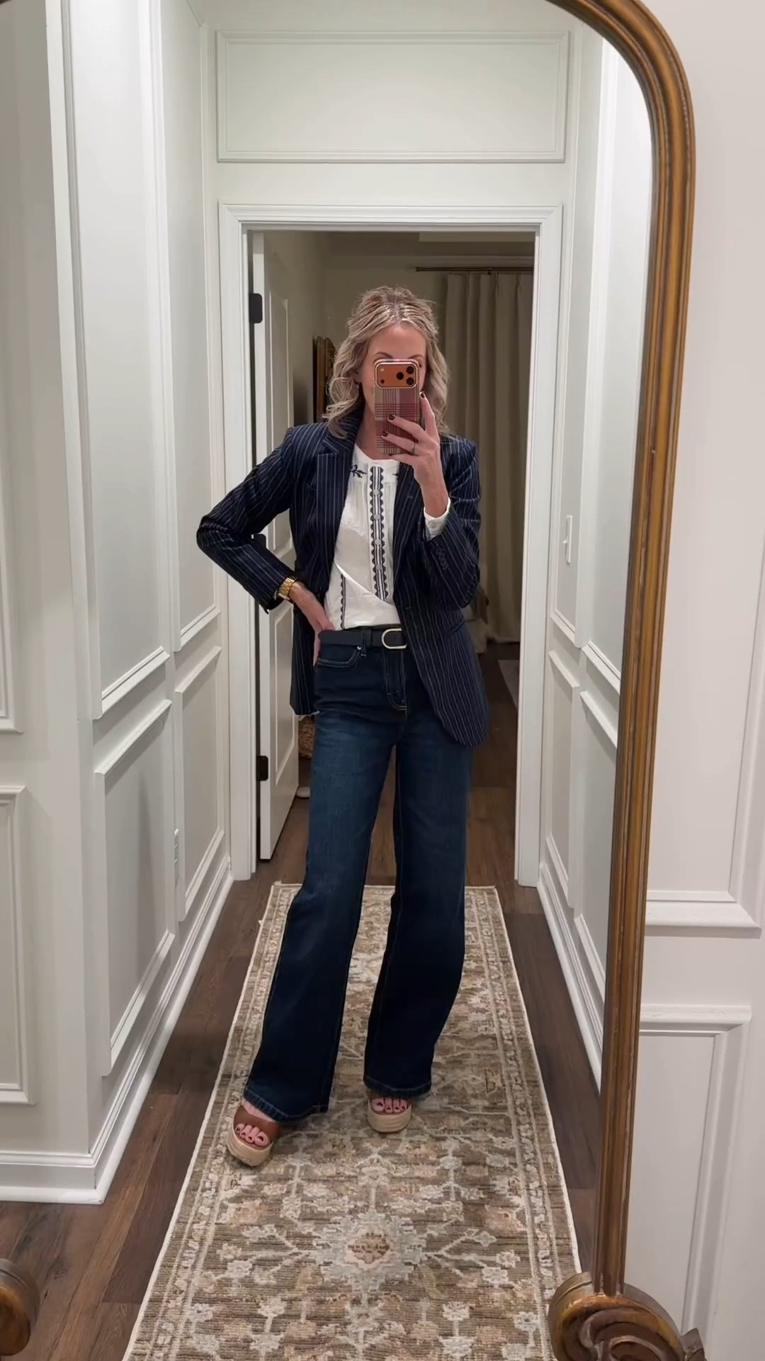 Today’s outfit of the day is a perfect example of high and low… Walmart jeans and top… Abercrombie blazer

@Walmart @abercrombie