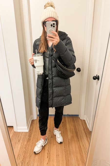 Cozy winter outfit idea // puffer coat // favorite joggers 