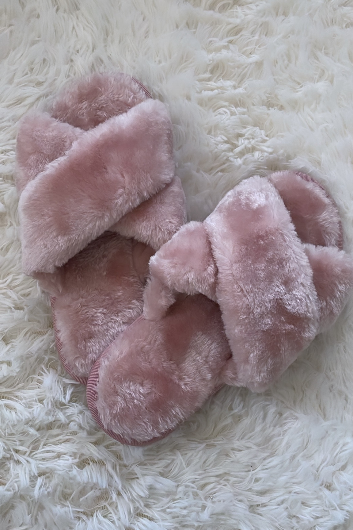 My favorite slippers from Amazon!

#LTKfindsunder50 #LTKshoecrush #LTKMostLoved