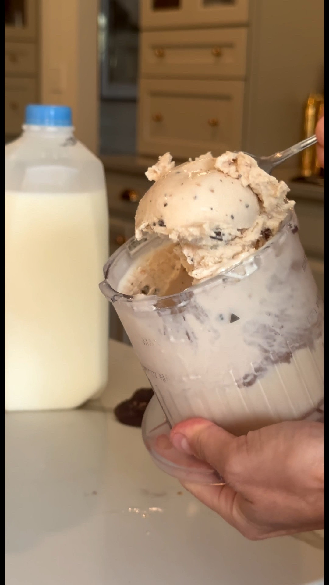 Small, handheld ice cream maker, high protein ice cream, compact ice cream maker, easy dessert maker
Under $100! Healthy eating, macro counting

#LTKdayinmylife #LTKHome #LTKfitnessgoals