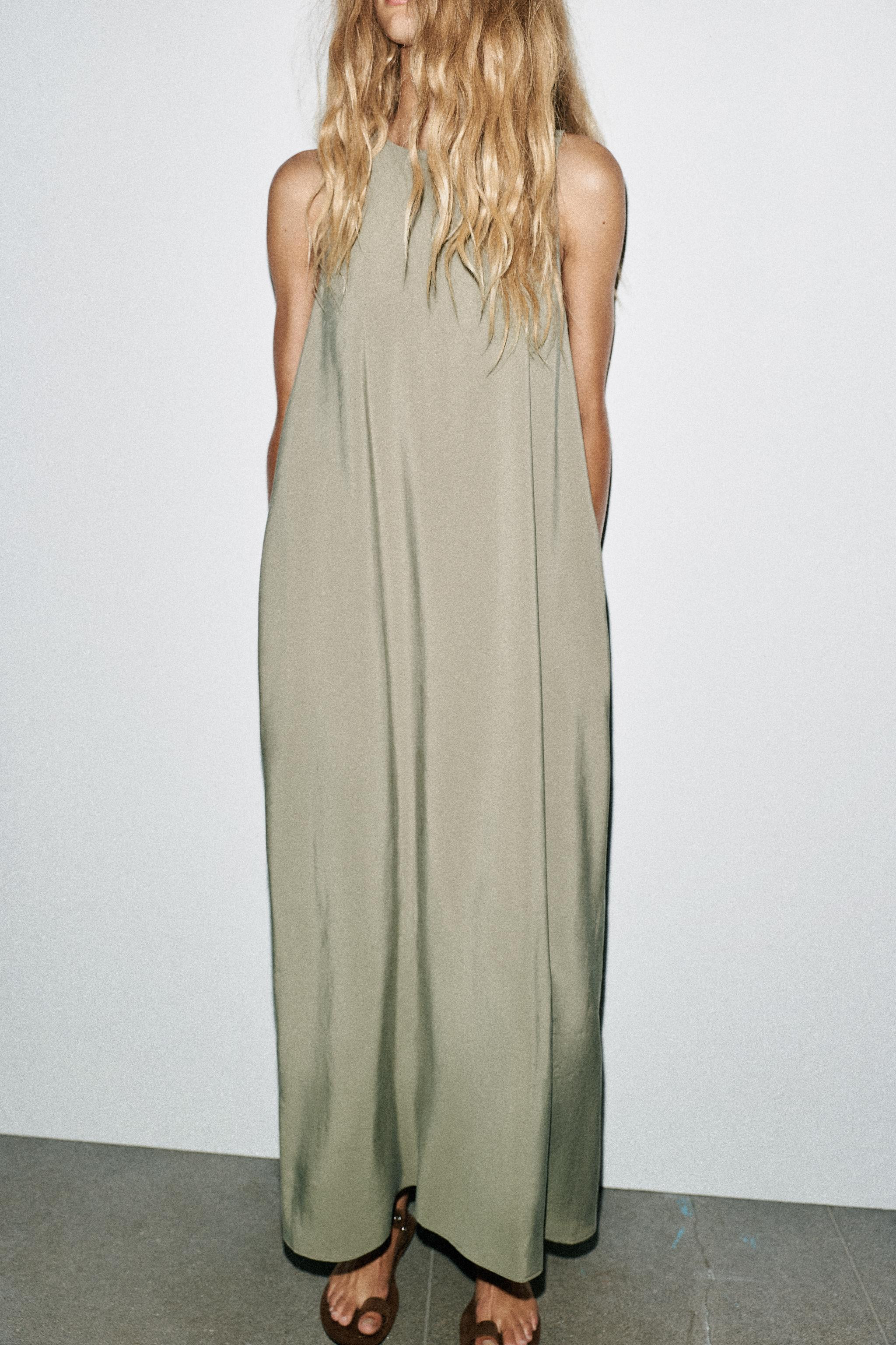 FLOWY MIDI DRESS | Zara US