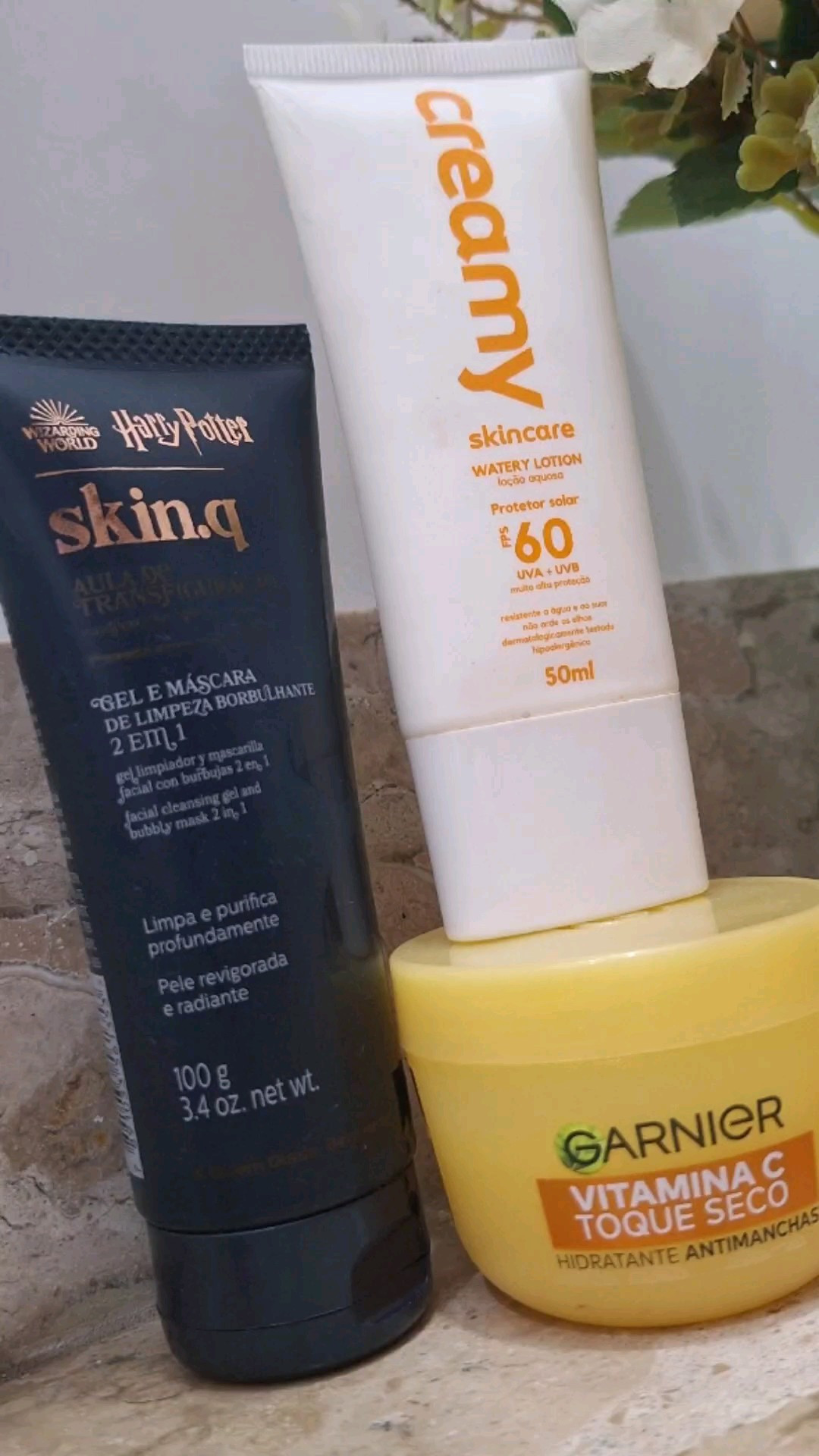Desafio dos 30 dias de Skincare. Dia 1 - gel de limpeza, hidratante e protetor solar.A noite usei Hitratante e Retinal.

#LTKbrasil #LTKautumn #LTKbeleza