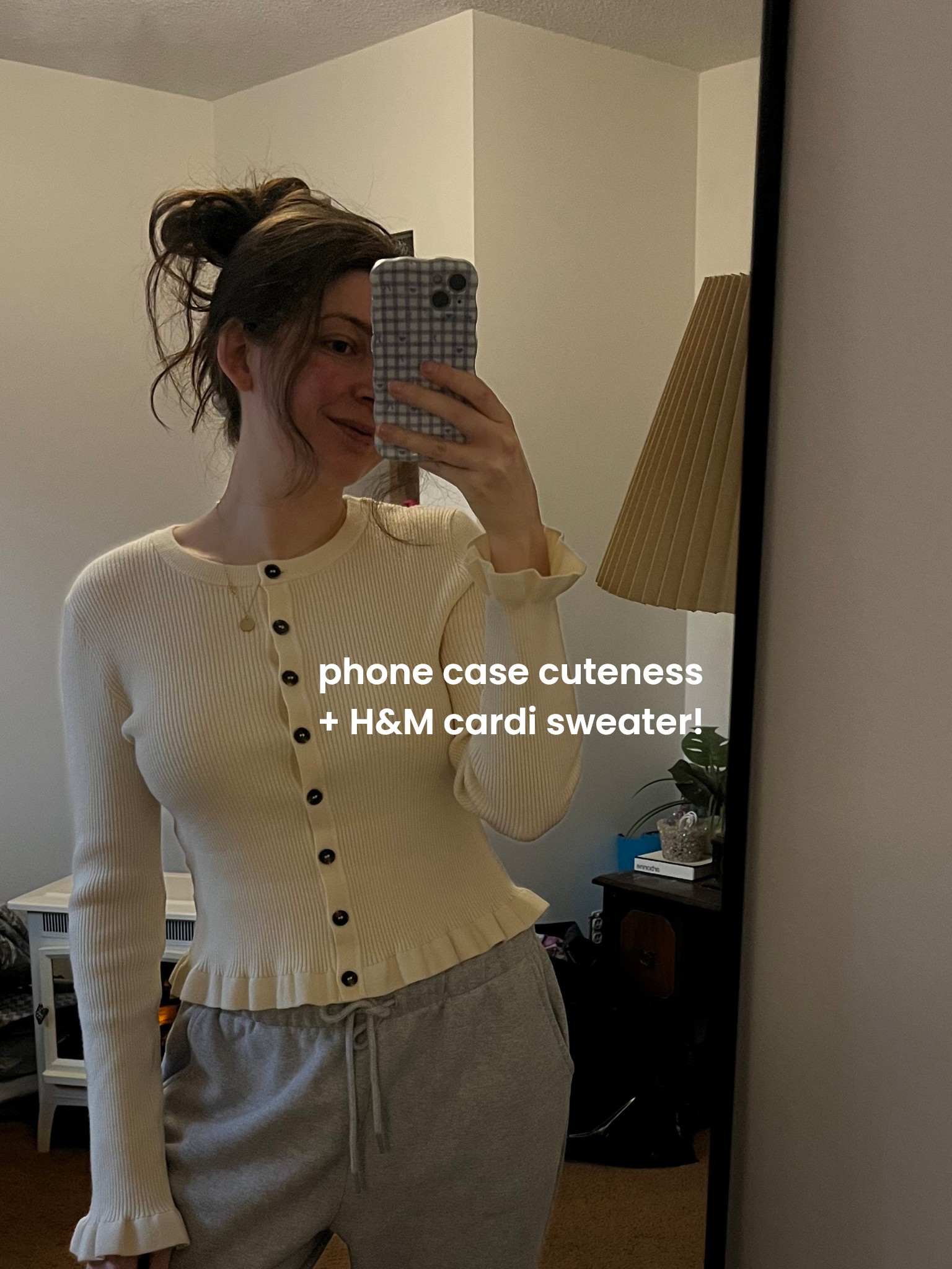 Cutie case + cardi sweater size small 🫶 mine was for an iPhone 13 which is out of stock currently 🦋 