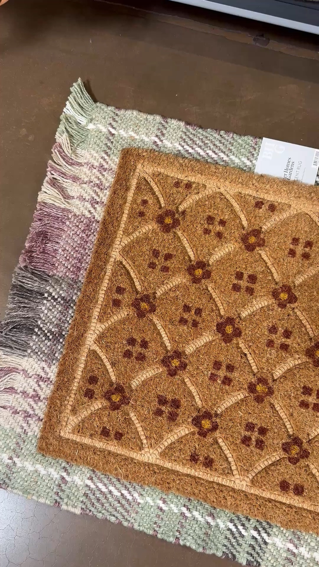 Fall rugs. Add these two rugs to the front door for those cozy layers for Fall!

Plaid rug
Flannel rug
Front door rug 
Rug 
Fall entryway 
Autumn 
Walmart fall decor 
Home decor 
Front door 
Vintage 
Cozy cottage 
Mums 
Pumpkins

#LTKxWalmart #LTKSeasonal #LTKHome