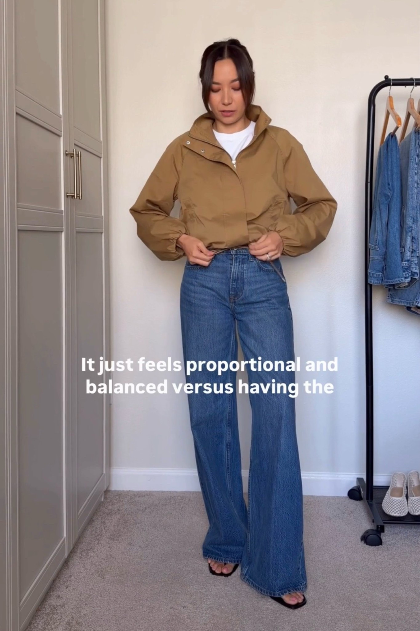 Casual chic fall outfit 

Abercrombie wide leg jeans - runs big I sized done one, regular inseam 
BR tee or recommend the gap tee for a little more oversized fit to tuck in all the way 
Rails jacket small — on sale, linked to a similar style