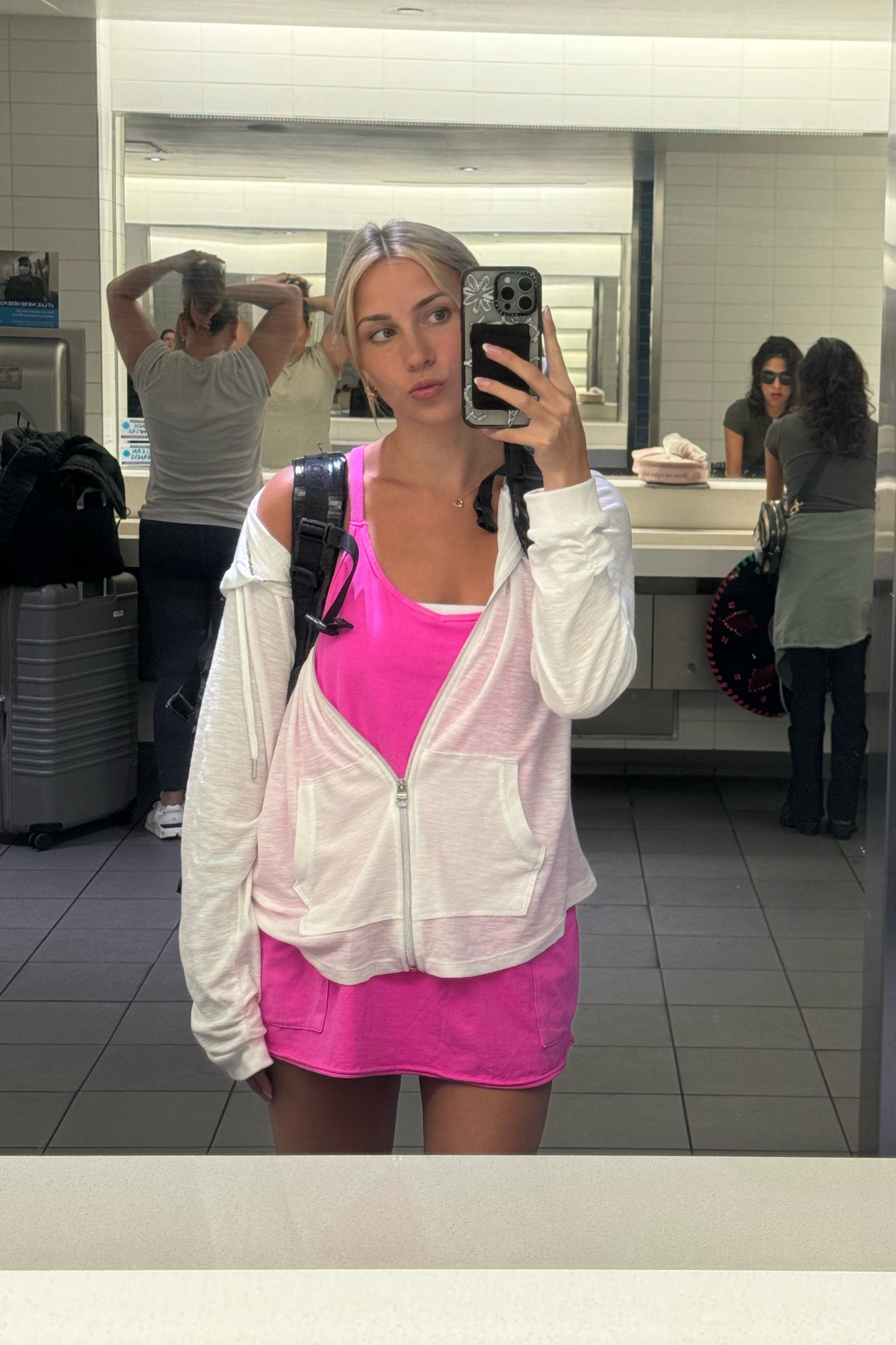 Comfy and cute airport  
fit!! (The pink isn’t in stock but they have tons of other colors in this dress)

#LTKTravel