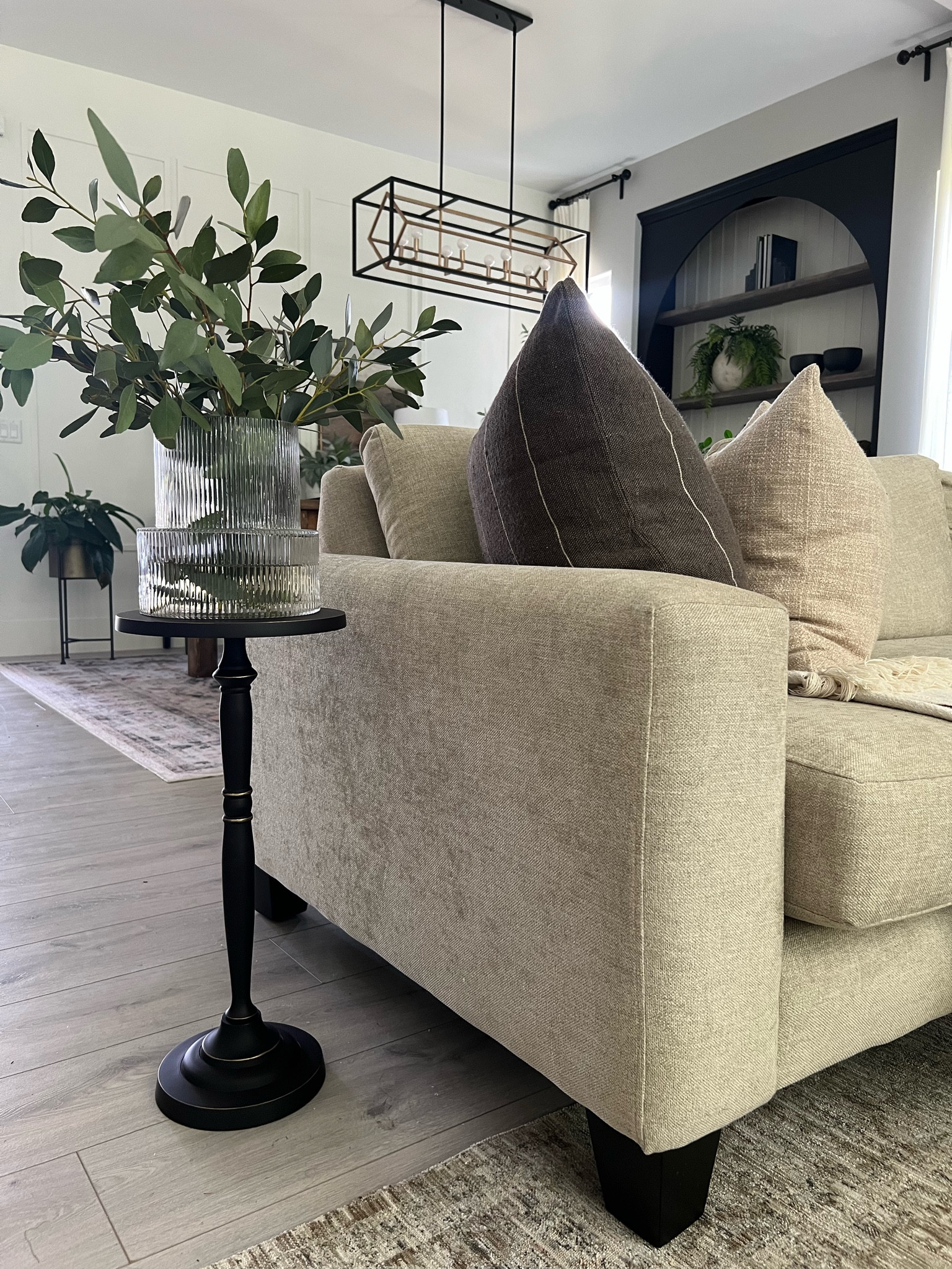 The cutest accent table! 
Just got this one from Wayfair. It’ll be used for a drink table in the living room. Light but stable, and easy to move around. 