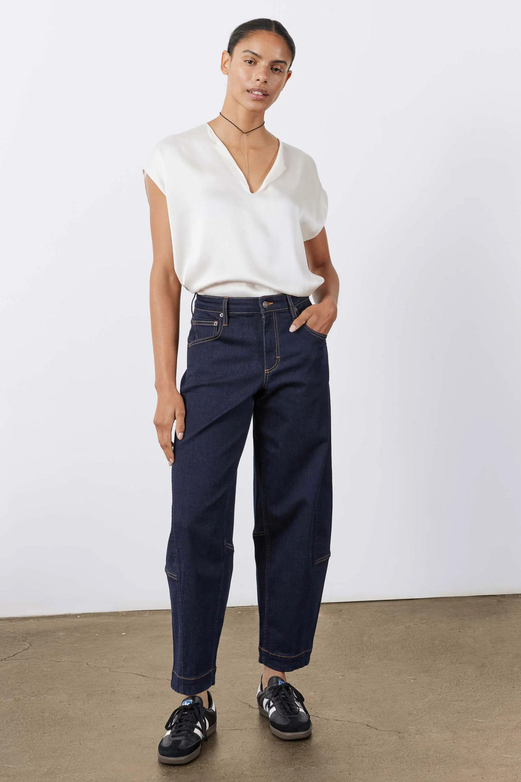 The Petite Ultimate Barrel Leg Jeans 2.0 | Ruti