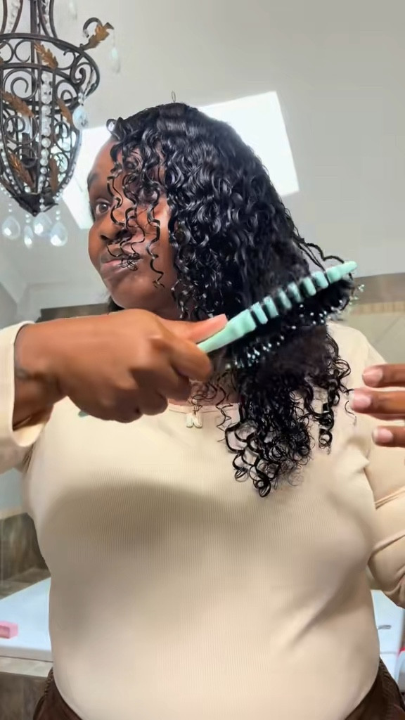 ✨ The secret to frizz-free, defined curls starts with the right brush! The Bounce Curl Define EdgeLift Brush is a patented 5-in-1 curl-defining brush that smooths, lifts, and separates without heat. Made with vegan boar bristles and a bio-based handle, it’s perfect for wavy, curly, and coily hair. 💕

Whether it’s wash day, detangling, or refreshing curls, this brush helps create shiny, bouncy, well-defined clumps while reducing frizz. A true must-have for your curly hair routine or heatless styling days. 🌸

🛍️ Shop my Bounce Curl favorites, curl-defining tools, and frizz-fighting essentials below.
#BounceCurl #CurlyHairTools #lifewithNaturallyNicki #FrizzFreeHair #DefinedCurls #CurlyGirlApproved #WashDayEssentials #HeatlessHairstyle #NaturalCurls #HairCareRoutine #LTKHair #LTKBeauty #LTKFinds #LTKUnder50 #LTKFallBeauty

#LTKStyleTip #LTKBeauty #LTKFindsUnder50