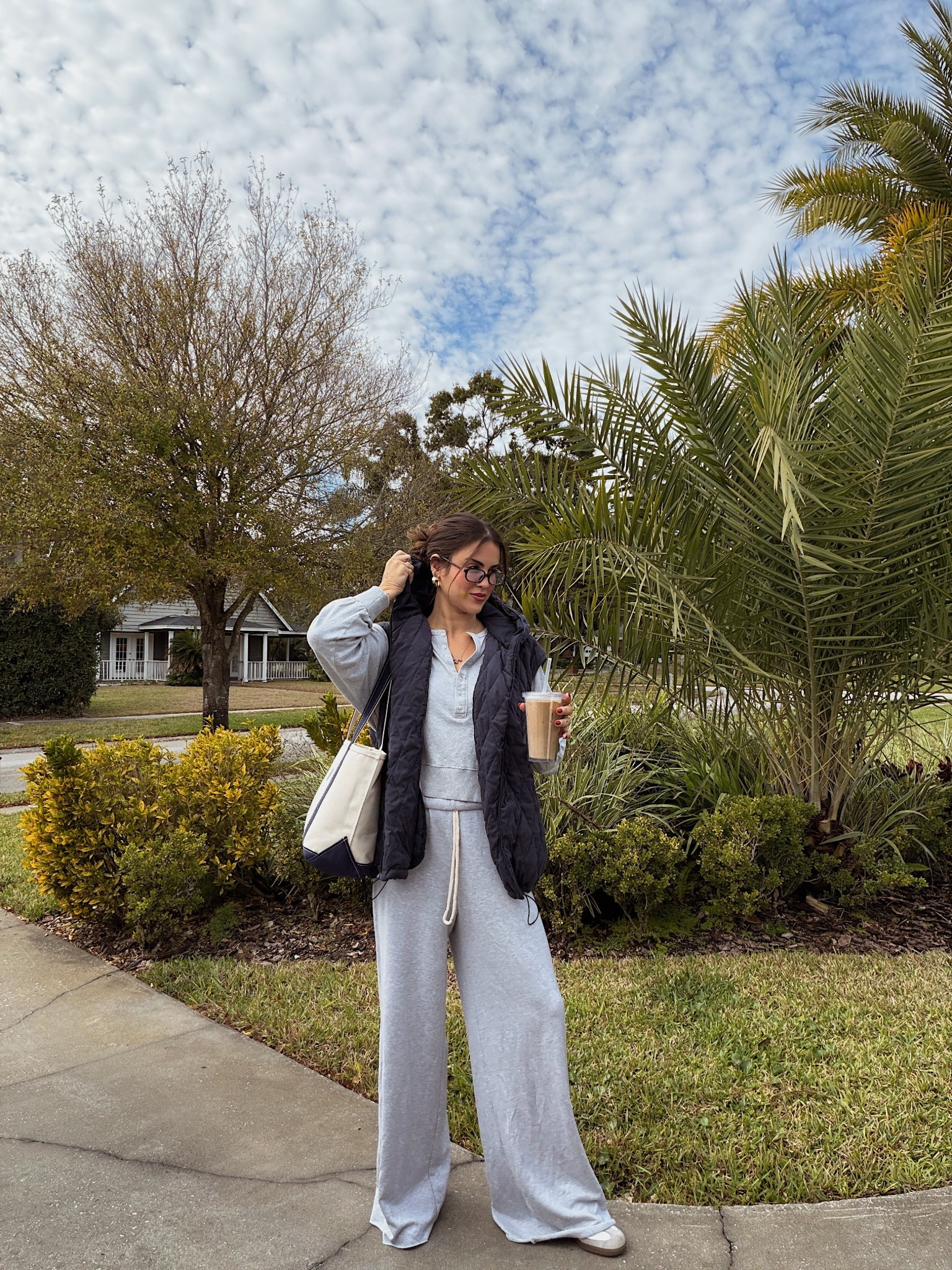 Medium long in pants.
2xl in vest & long straps on the tote bag!

#LTKmomlife #LTKTall