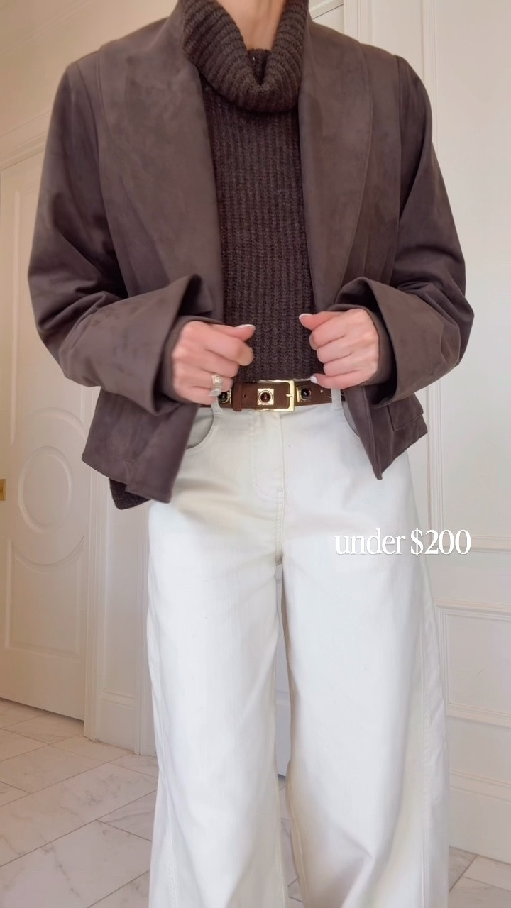 I'm wearing size small fits tts in my faux suede coat