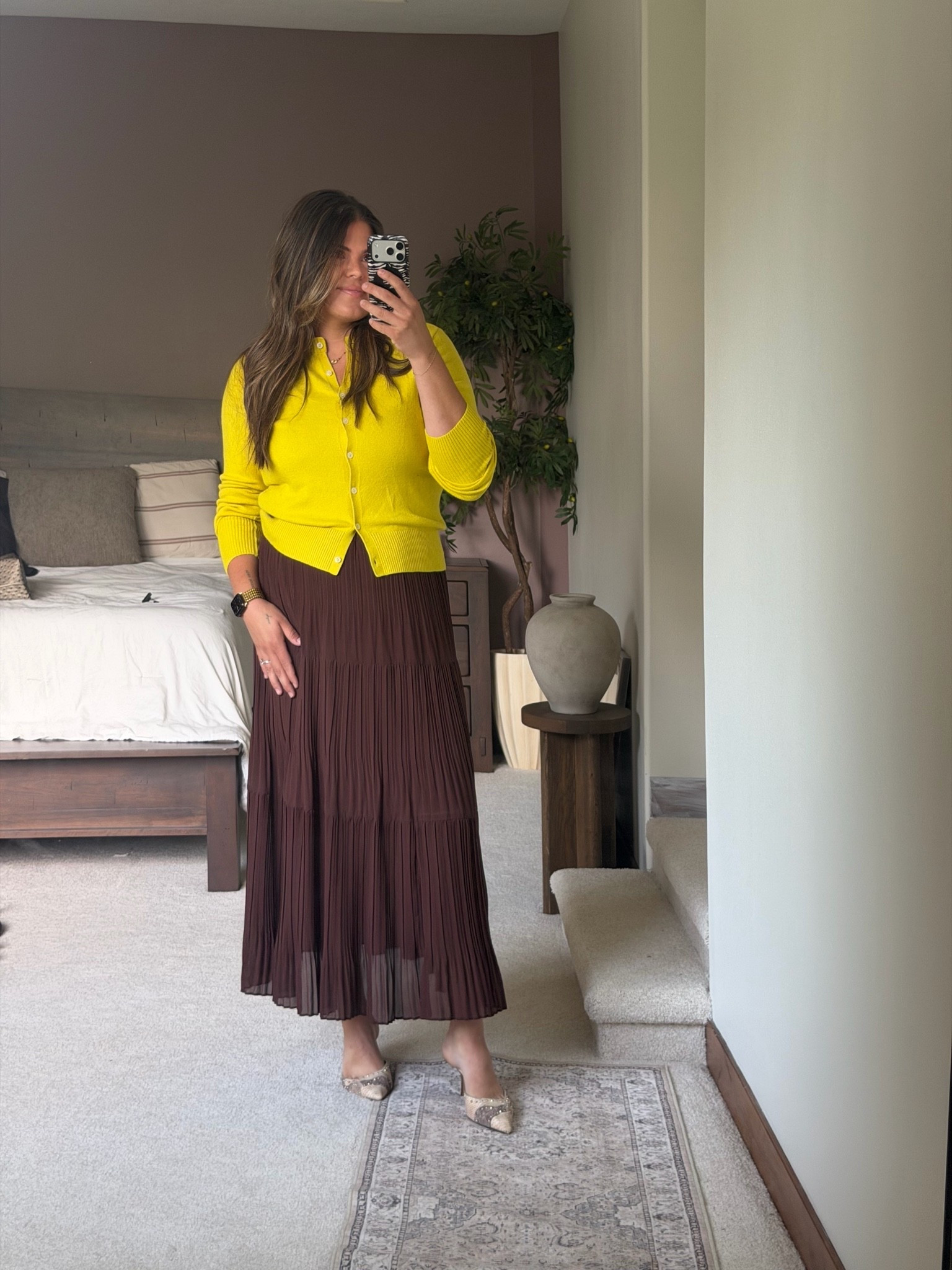 Work outfit / teacher outfit / business casual outfit!

Cardigan from @oldnavy size large
Tiered and textured skirt from Amazon size XL
Heels @Steve Madden US 

Midsize, size 12, size 14, mom style, curvy outfit, thick tummy approved