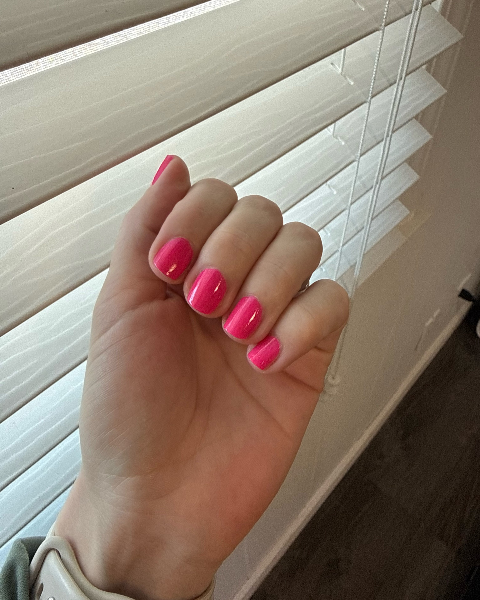 Ok I’m now a believer in @Dazzle Dry dry in 5 💅 nail polish! I’m wearing “She’s Electric” #875

#LTKBeauty #LTKootd #LTKdayinmylife