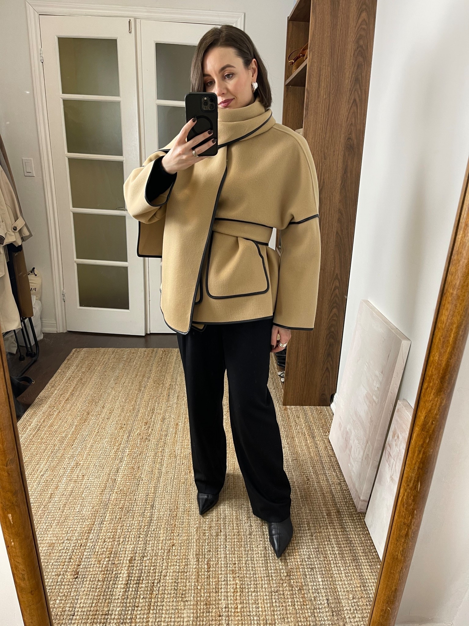 Love a statement coat!!

Coat (s), black tailored trousers (0), black ankle boots

Fabrique - sansha15 for new customers, sansha10 for returning customers



#LTKSeasonal #LTKFindsUnder100 #LTKootd

#LTKootd #LTKSeasonal #LTKWorkwear