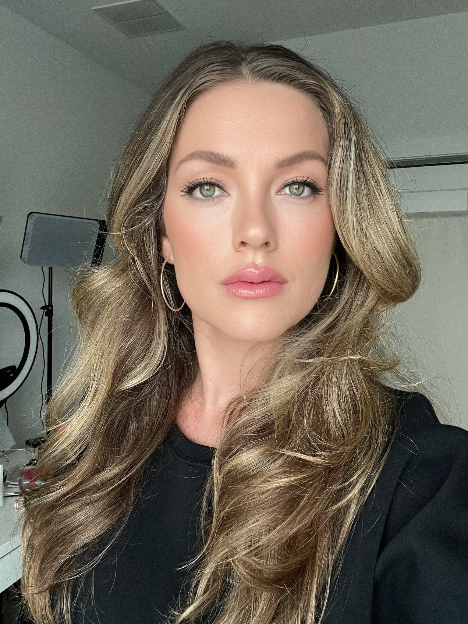 Using some of my absolute go-to makeup products - to create this look. I’ll link them for you to shop. These colors are so classic and compliment everyone. 



#LTKGiftGuide #LTKHoliday #LTKBeauty