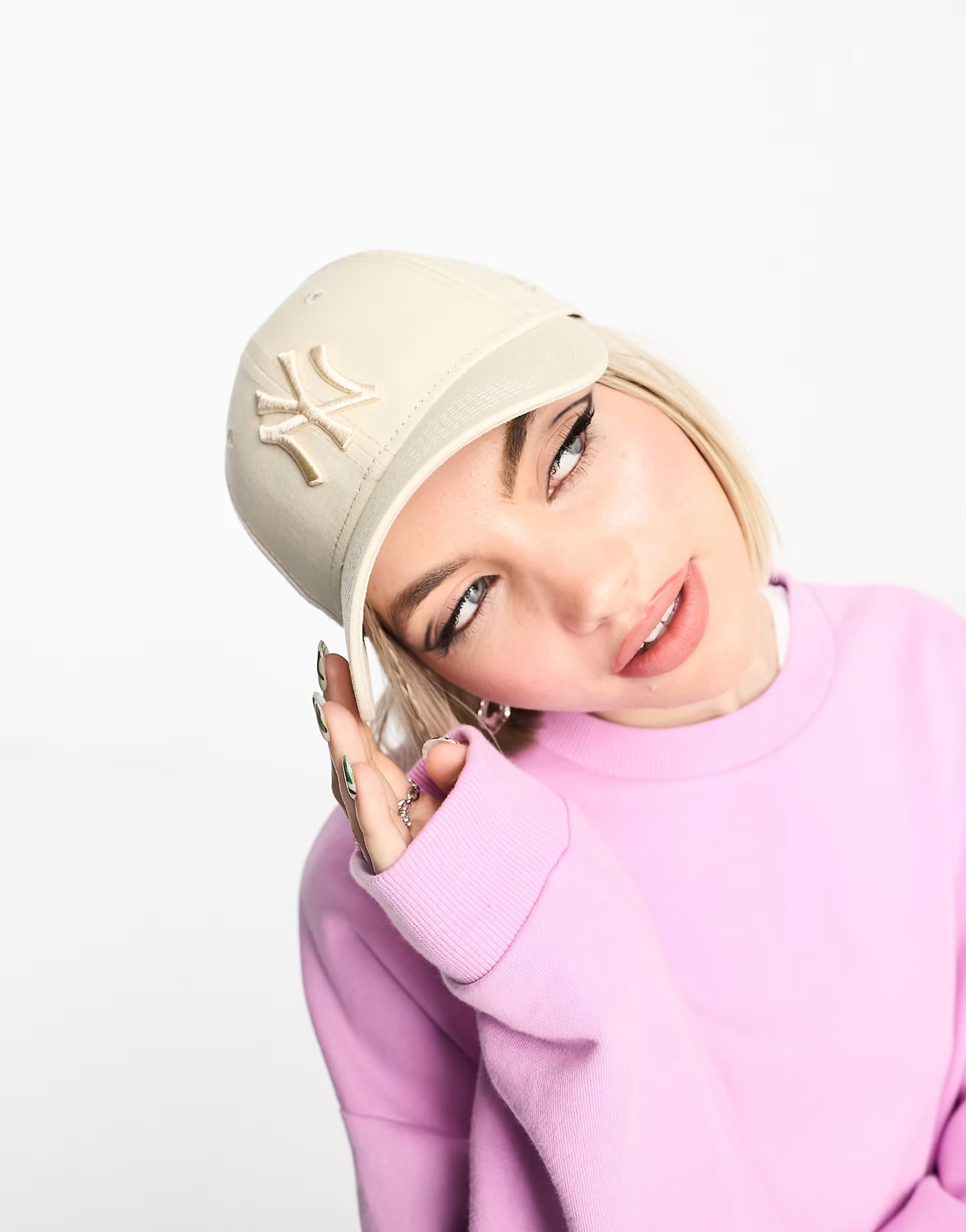 New Era - Exclusives - 9Forty NY - Pet in gebroken wit | ASOS (Global)