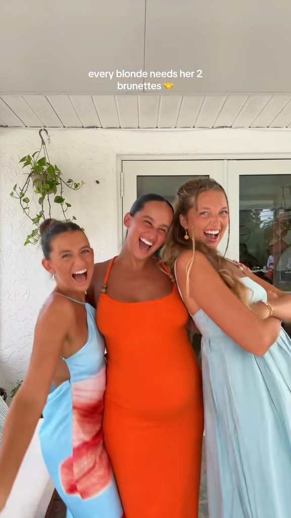 I may need a blonde refresh but I <3 my brunettes @nataliezacek @rachelmuse 