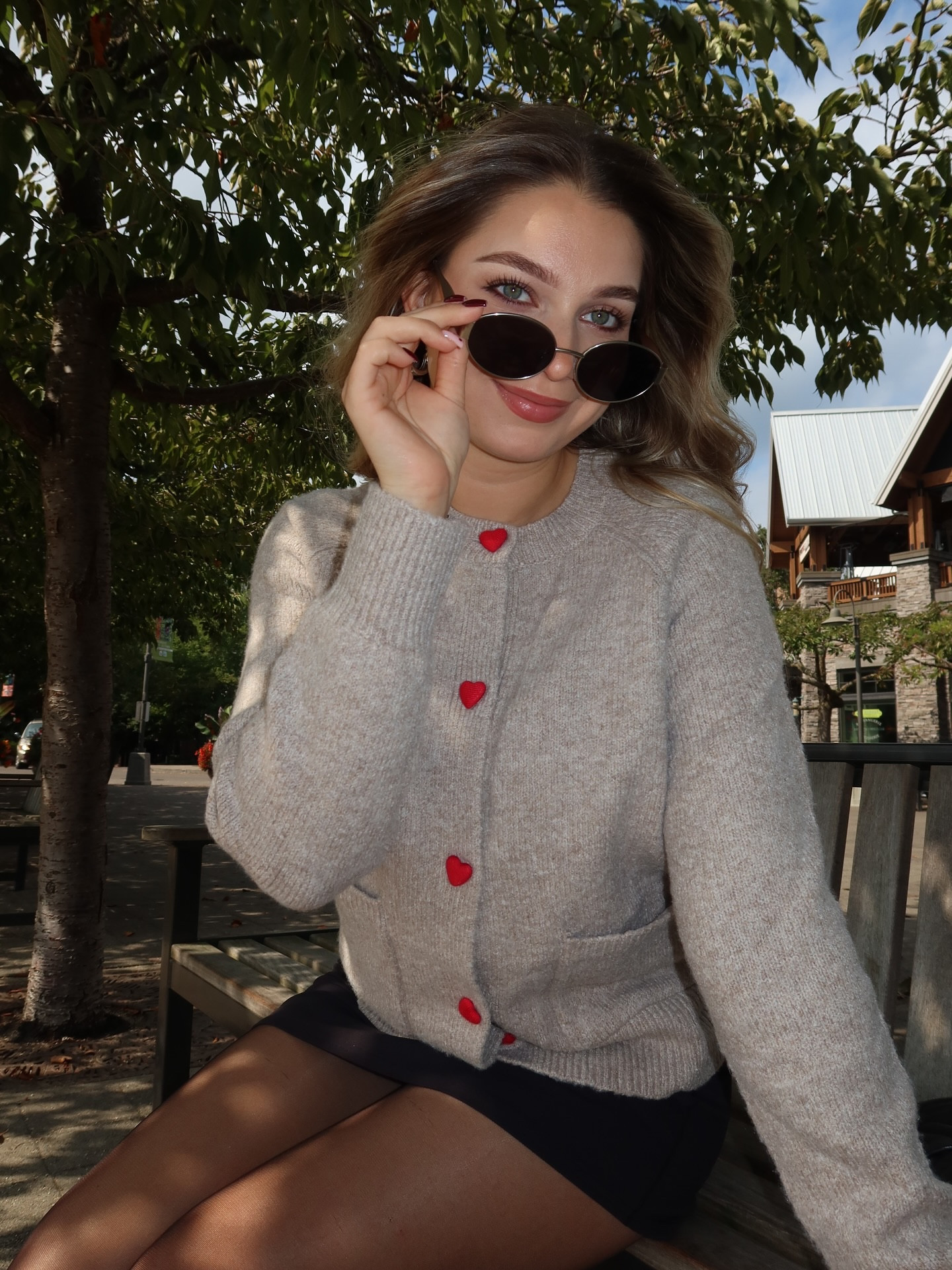 Button hearts❤️❤️❤️

Outfit details on my LTK | Melinaxzay

#zesica #sweateroutfit #falloutfitideas #Itk #styleinspo