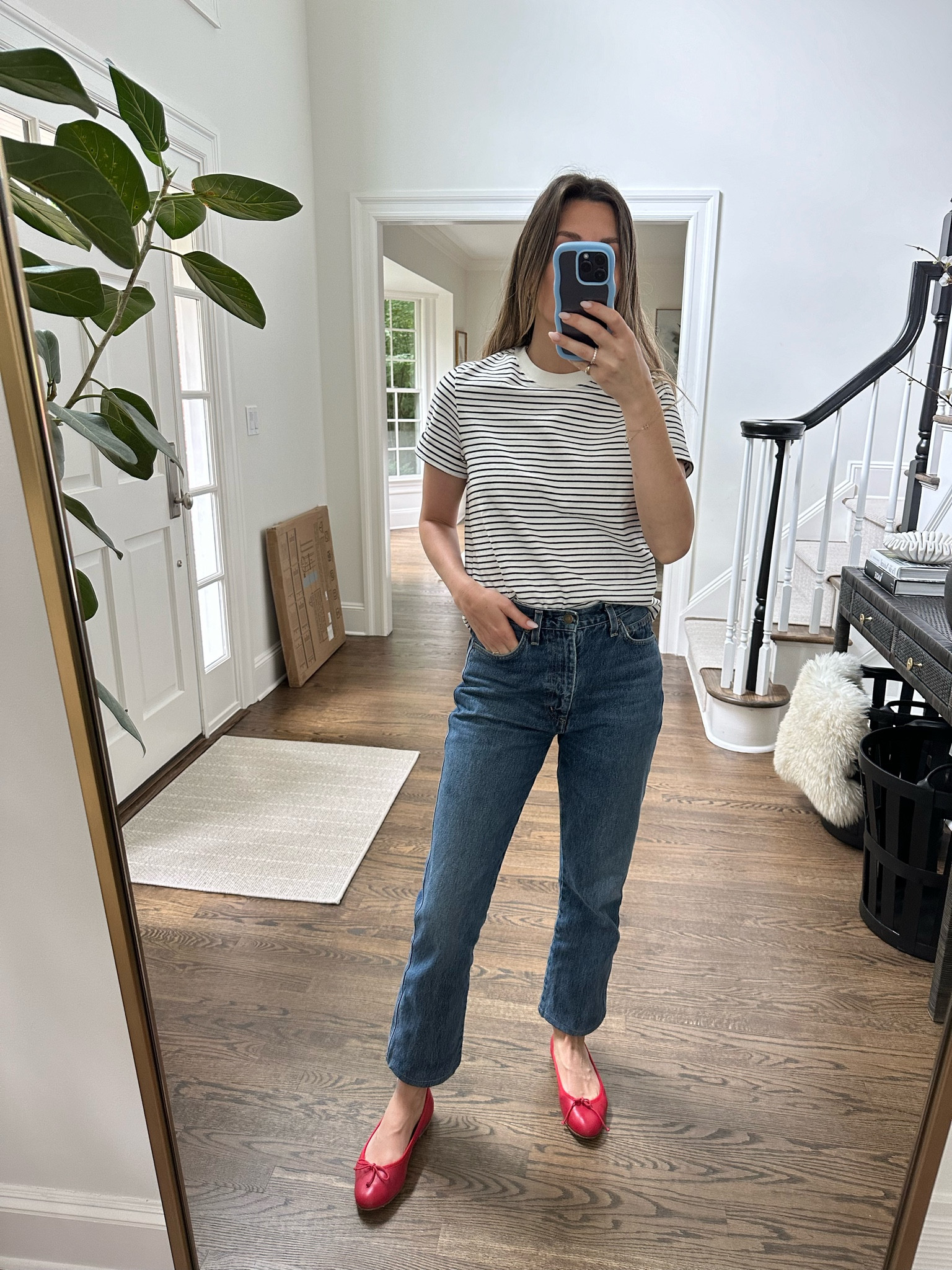 Becoming a flats person - love the pop of red 

#LTKstyletip