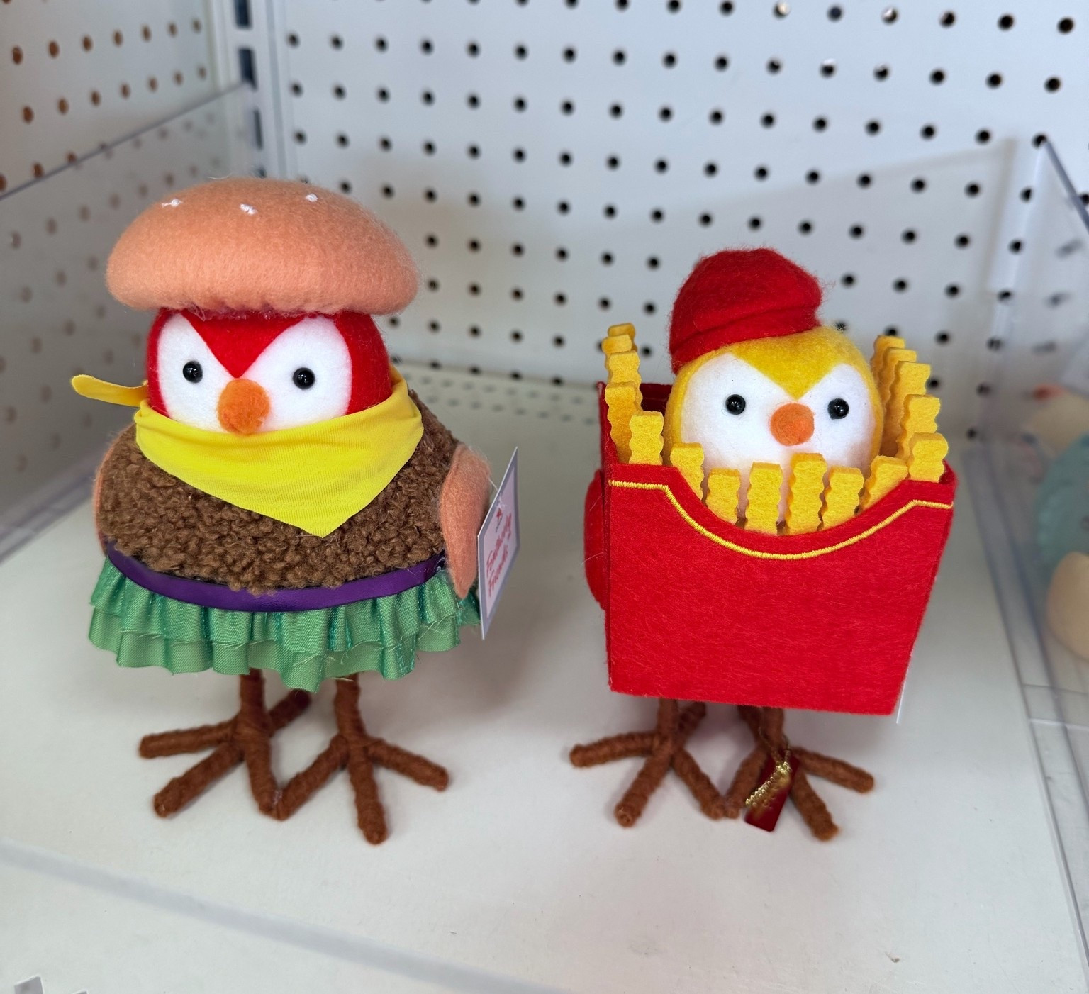 These are the cutest birds I’ve ever seen! A cheeseburger and fries! @Target #targetbirds #target

#LTKmomlife #LTKHome