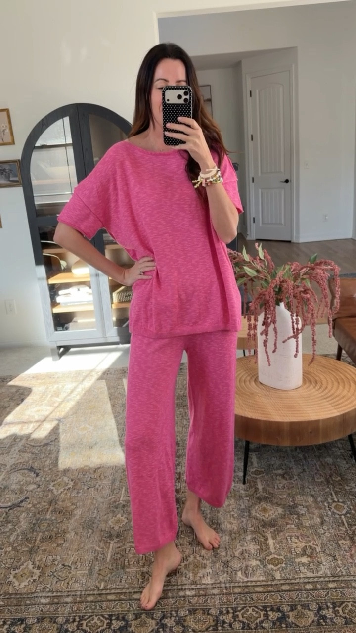Comfy travel look! I love this set and it is perfect for a travel day or lounging! 

#LTKTall #LTKootd #LTKTravel