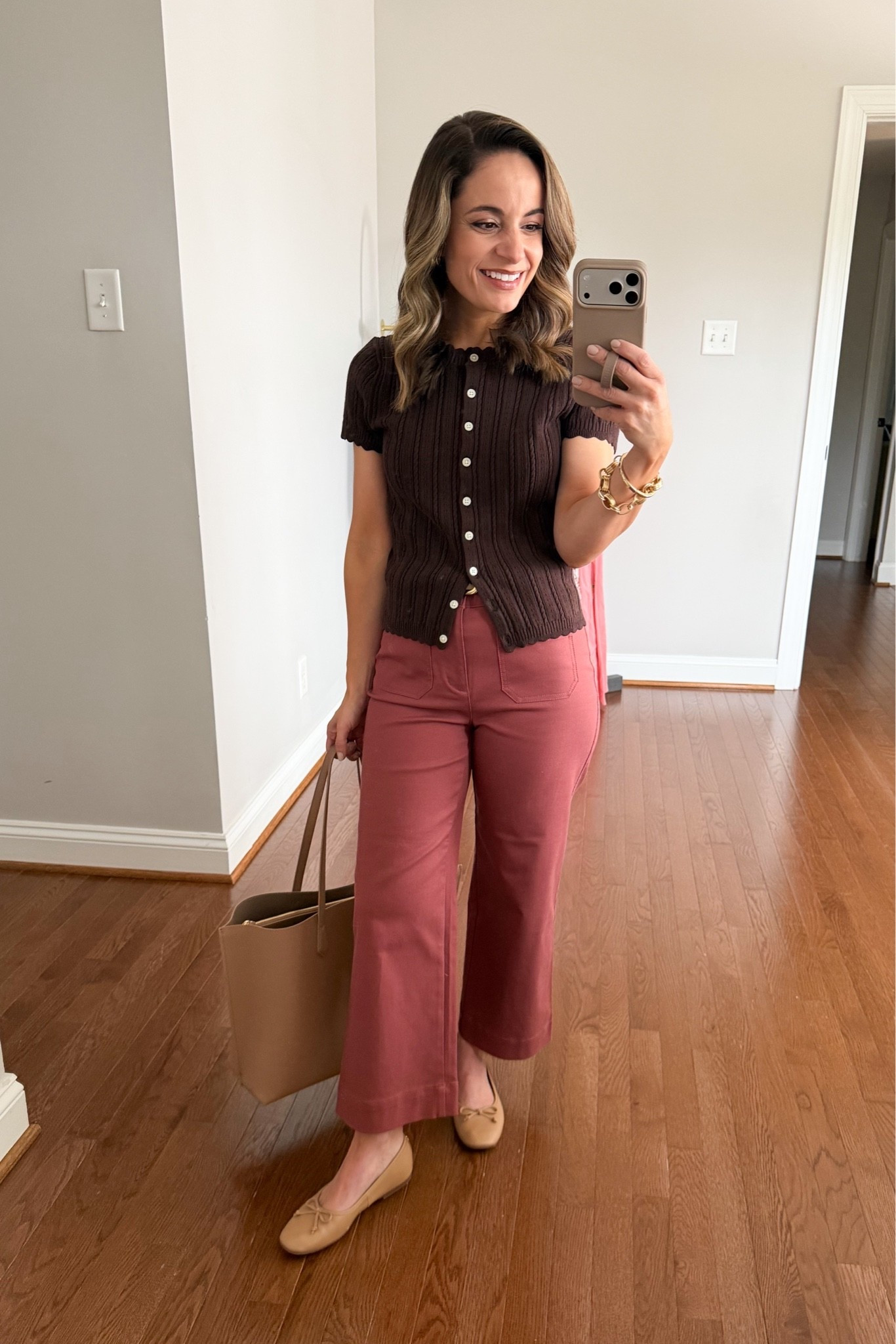 Petite-friendly casual outfits for work! 

Outfit 1

Pants (LOFT): Petite 00/24 | 10" rise | 24" inseam | runs large, size down
Top (J.Crew): XS 
Flats (Sam Edelman): true to size

My measurements for comparison: 4'10", 105lbs, 32", 24", 36", 25" ankle inseam, 27-28" full length inseam.