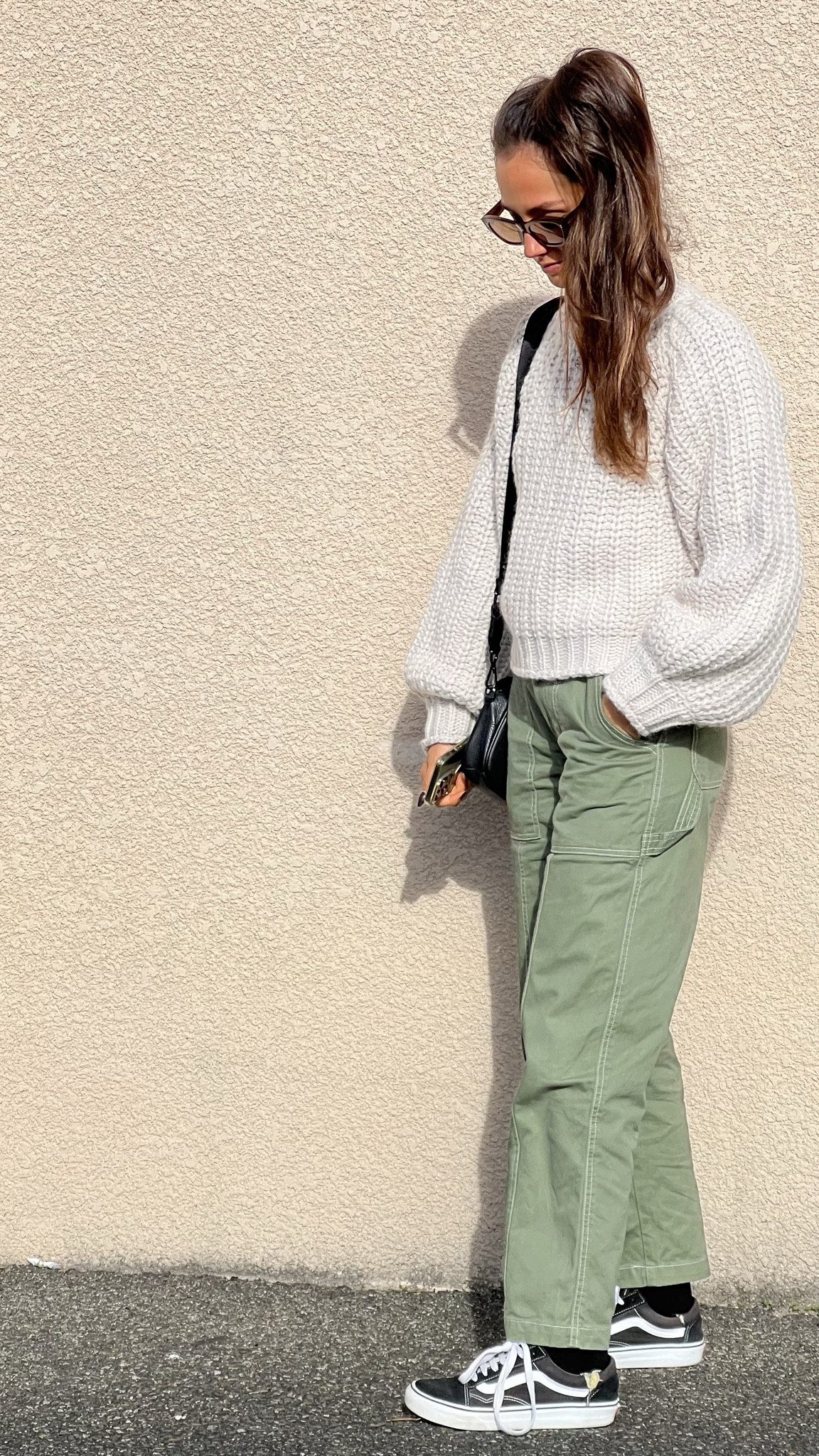 Weekend vibes : Pantalon cargo, pantalon large, basket, vans, sneakers, pull, pull en maille, pull large beige blanc, sac crossbody 

#LTKSeasonal #LTKstyletip #LTKHoliday