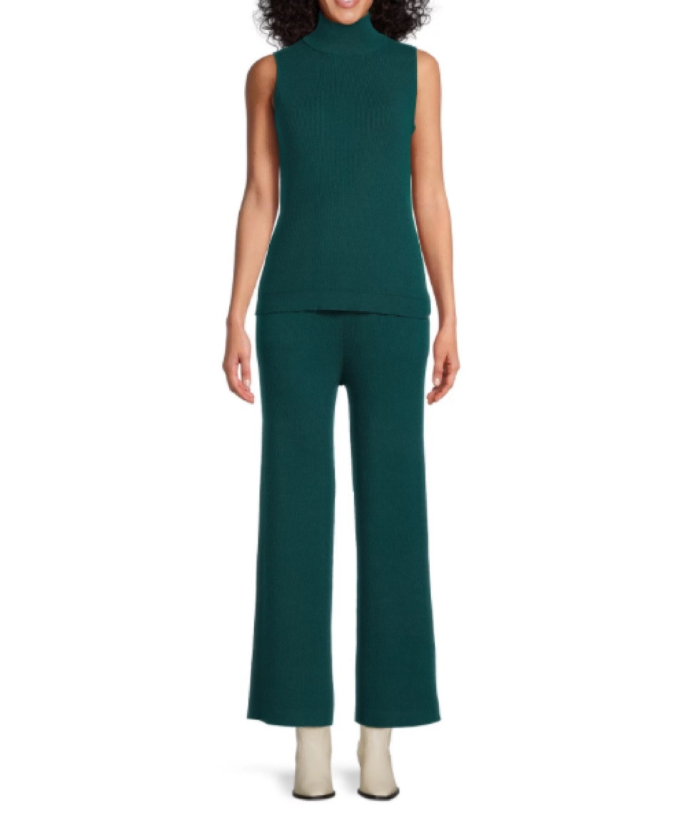 Christmas outfit idea!! 2 piece green Christmas matching set! 