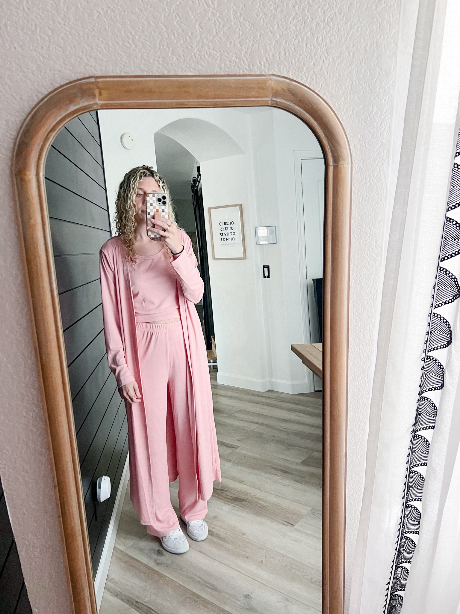 3 pc lounge set 

#LTKstyletip #LTKSeasonal #LTKshoecrush