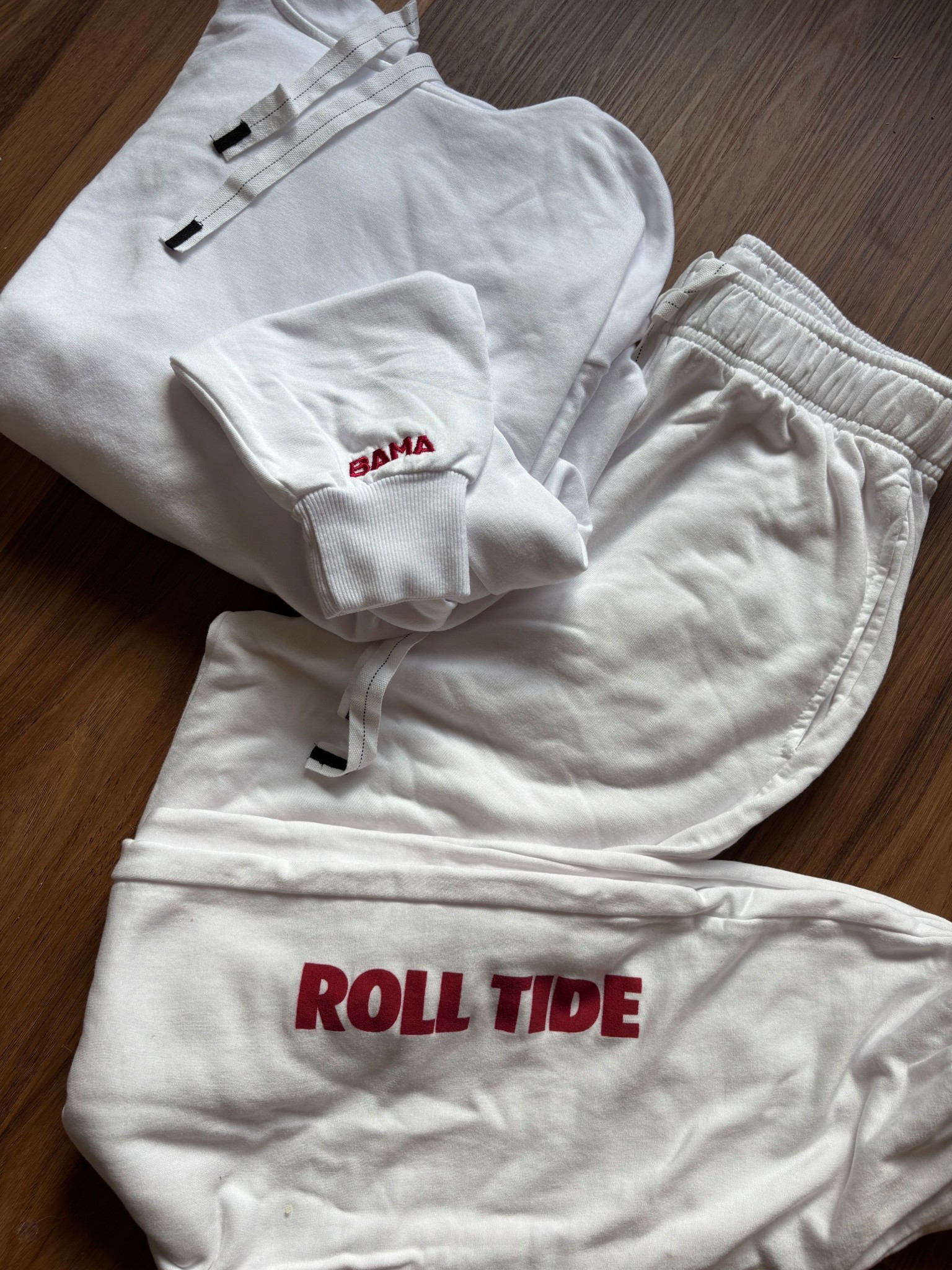Thank you Yea Alabama!!! Truly might be the softest set I’ve ever put on my body! And it’s all AVO Bama gear!!! Roll tide roll!! #ad

#LTKFindsUnder50 #LTKStyleTip #LTKFindsUnder100